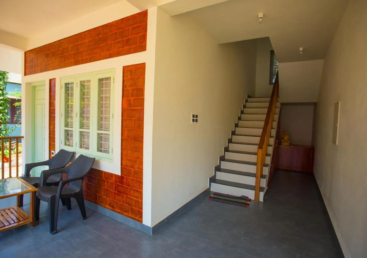 Facade/entrance in Ocean View Beach Villa Varkala by VOYE HOMES