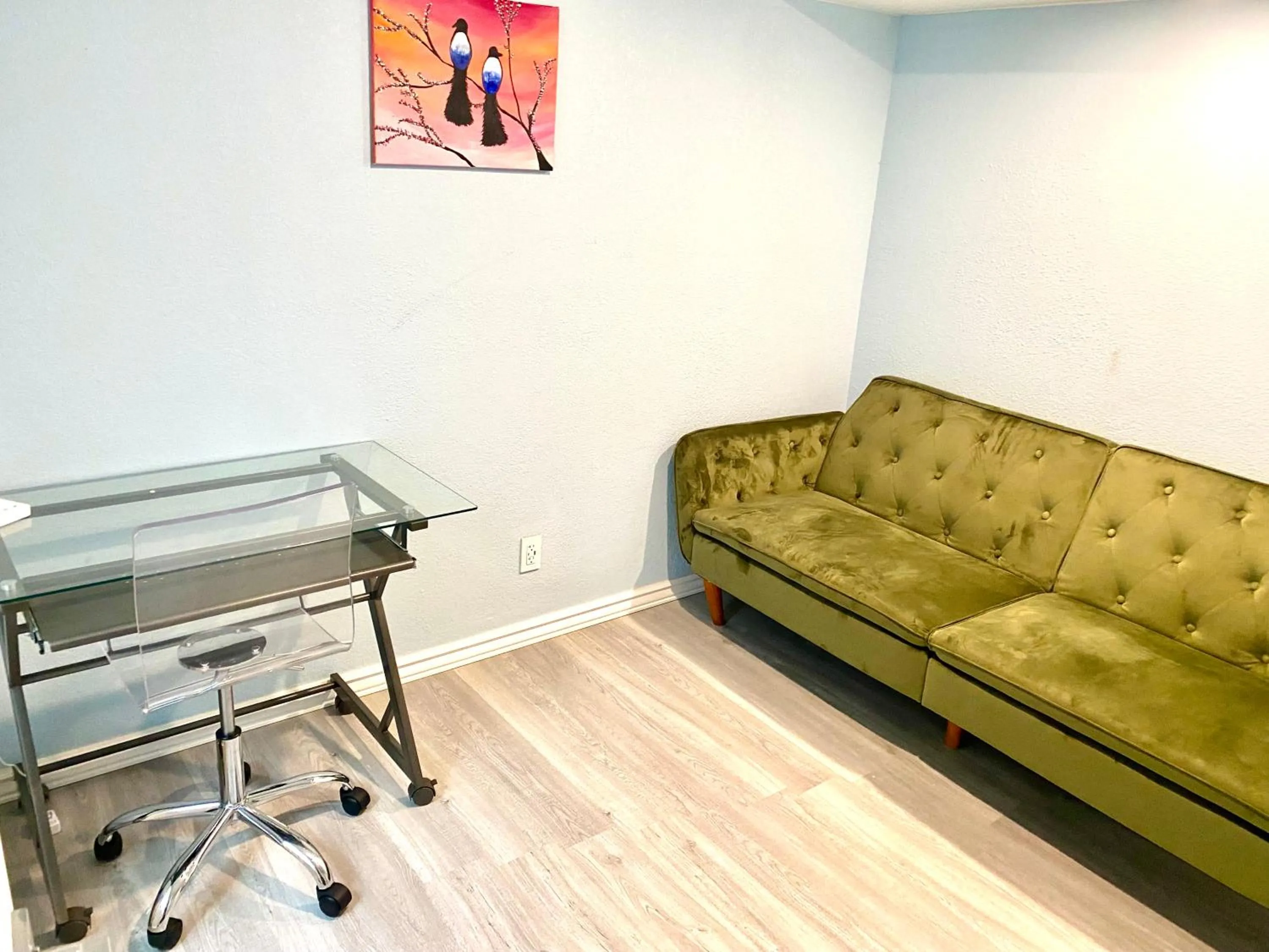 Seating area in 3br home 2br unit close to USAFA with fireplace