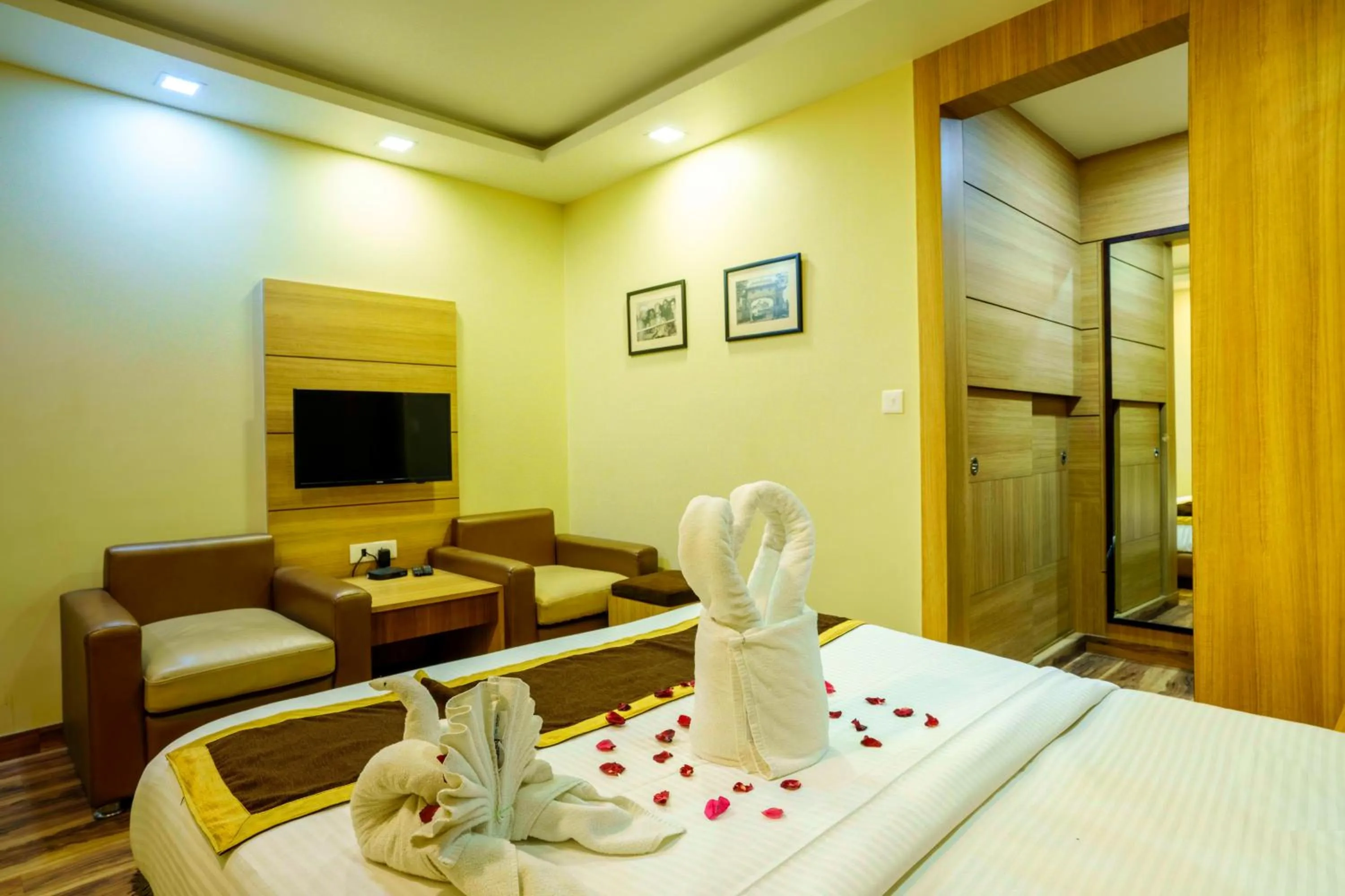 Bedroom in Q SAINA THE COSMOS