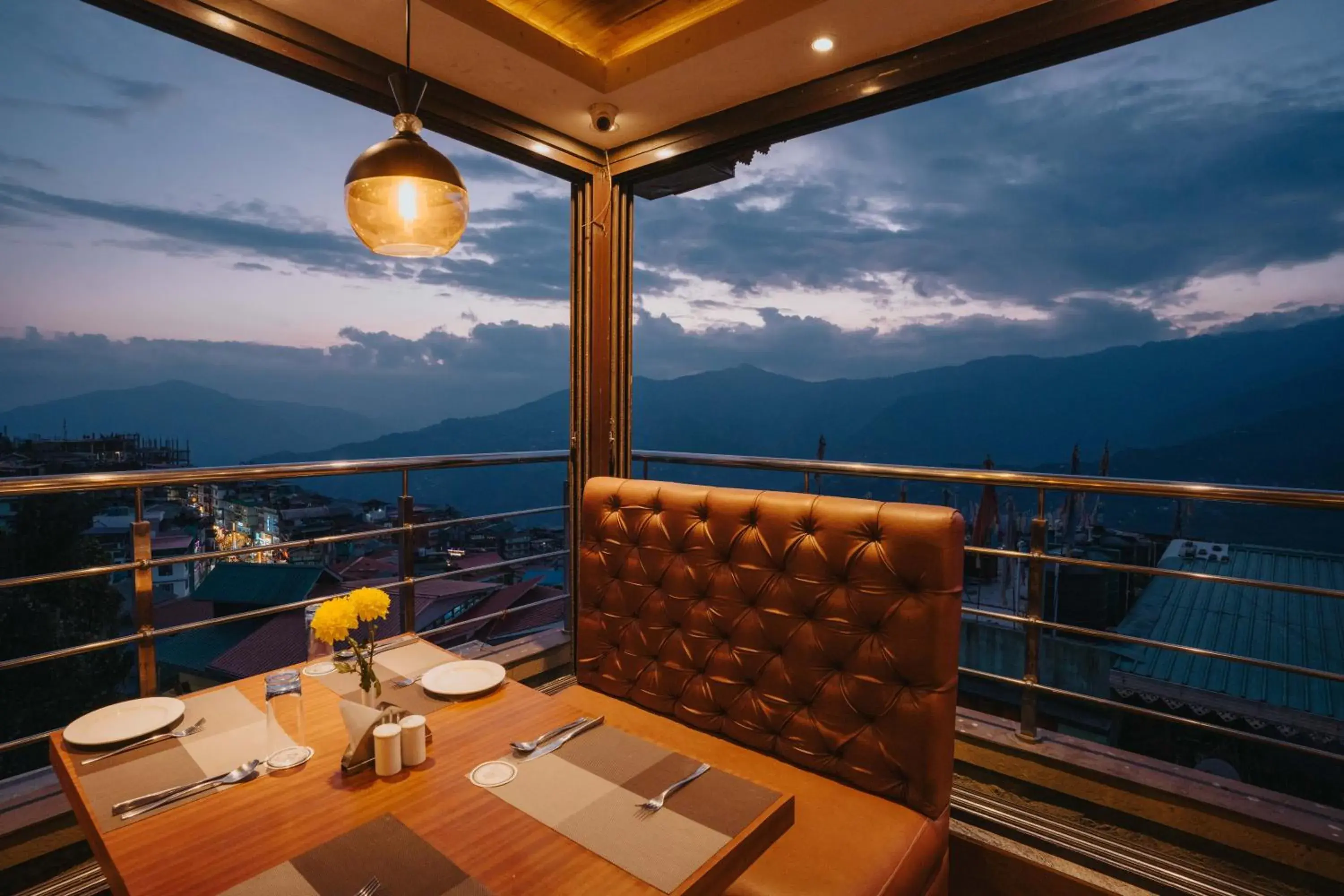 Restaurant/places to eat in Q SAINA THE COSMOS Restaurant/places to eat in Q SAINA THE COSMOS