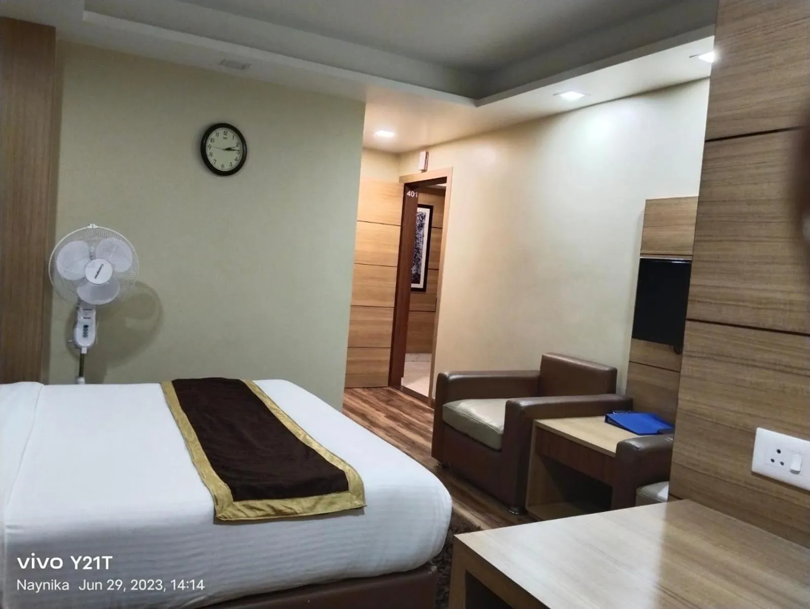 Bedroom in Q SAINA THE COSMOS