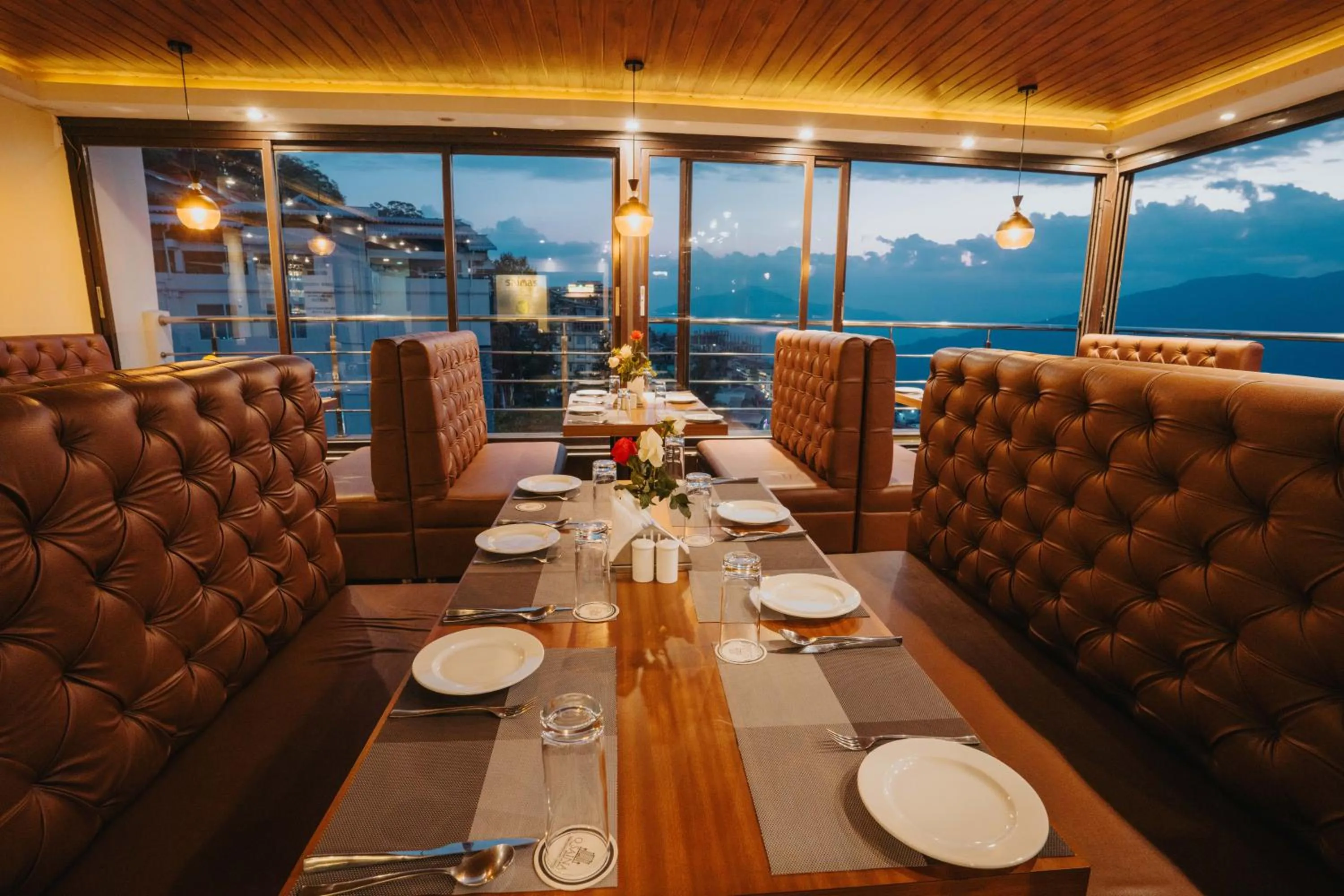 Restaurant/places to eat in Q SAINA THE COSMOS