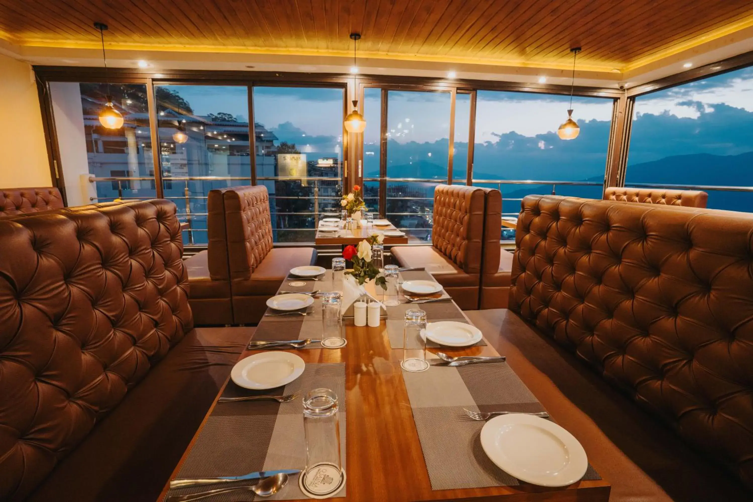 Restaurant/places to eat in Q SAINA THE COSMOS Restaurant/places to eat in Q SAINA THE COSMOS