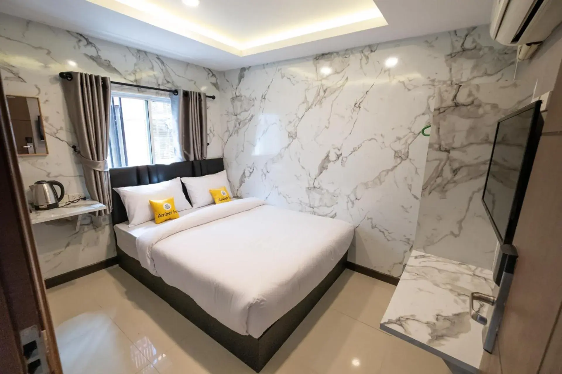 Bed in Amber Inn Bed in Amber Inn