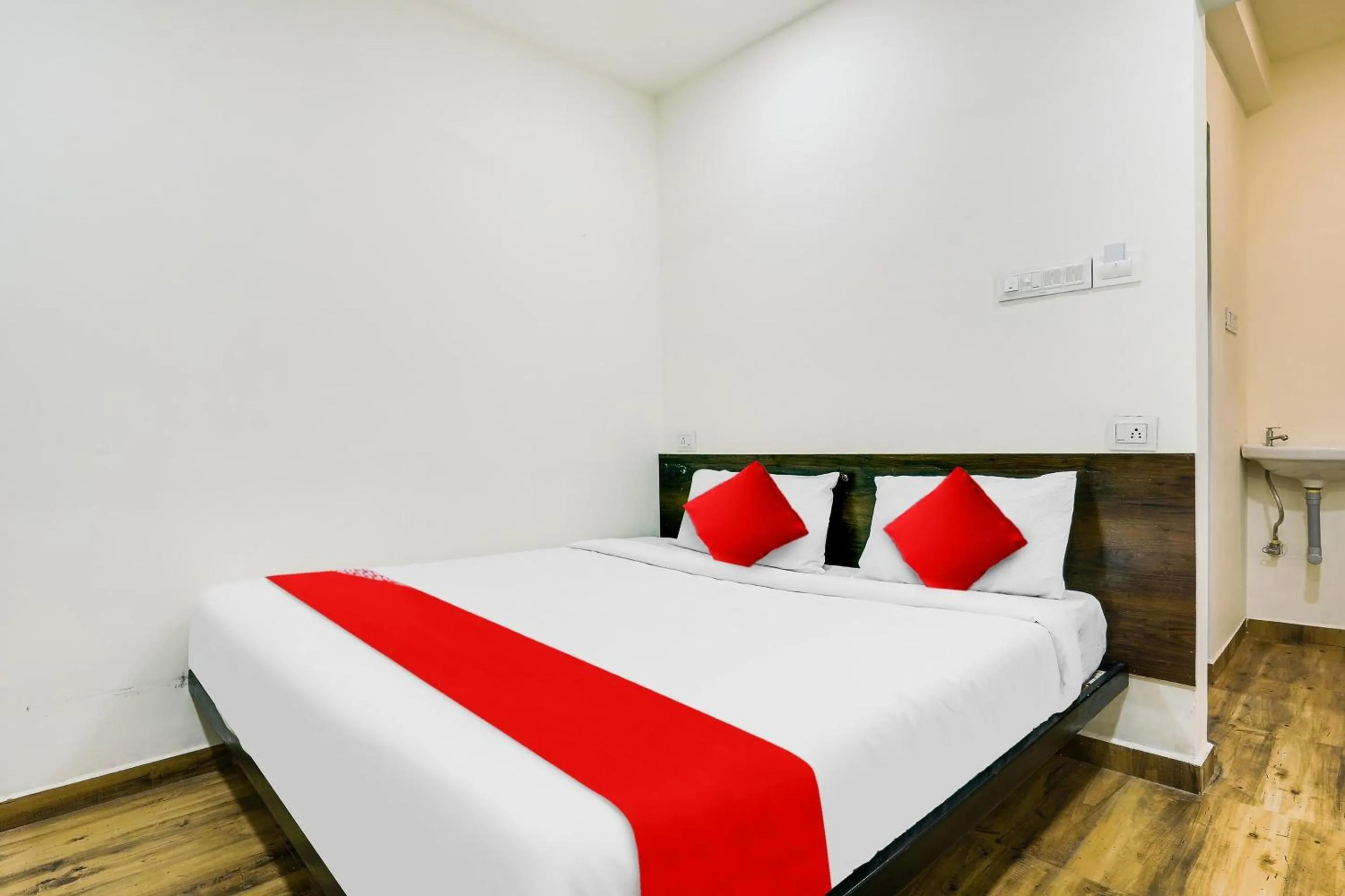 Bedroom, Bed in Hotel O White Villa