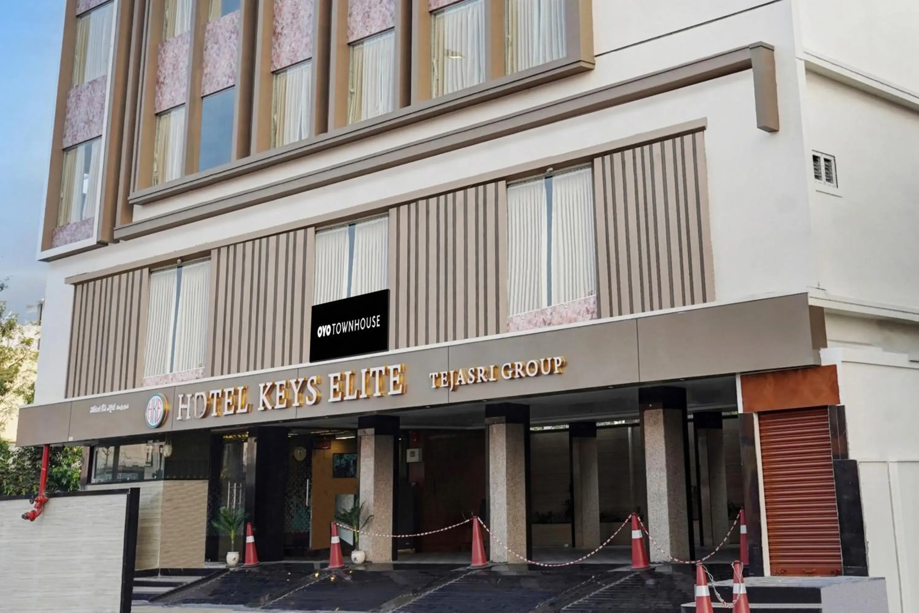 Facade/entrance in Super Collection O KEYS ELITE Facade/entrance in Super Collection O KEYS ELITE