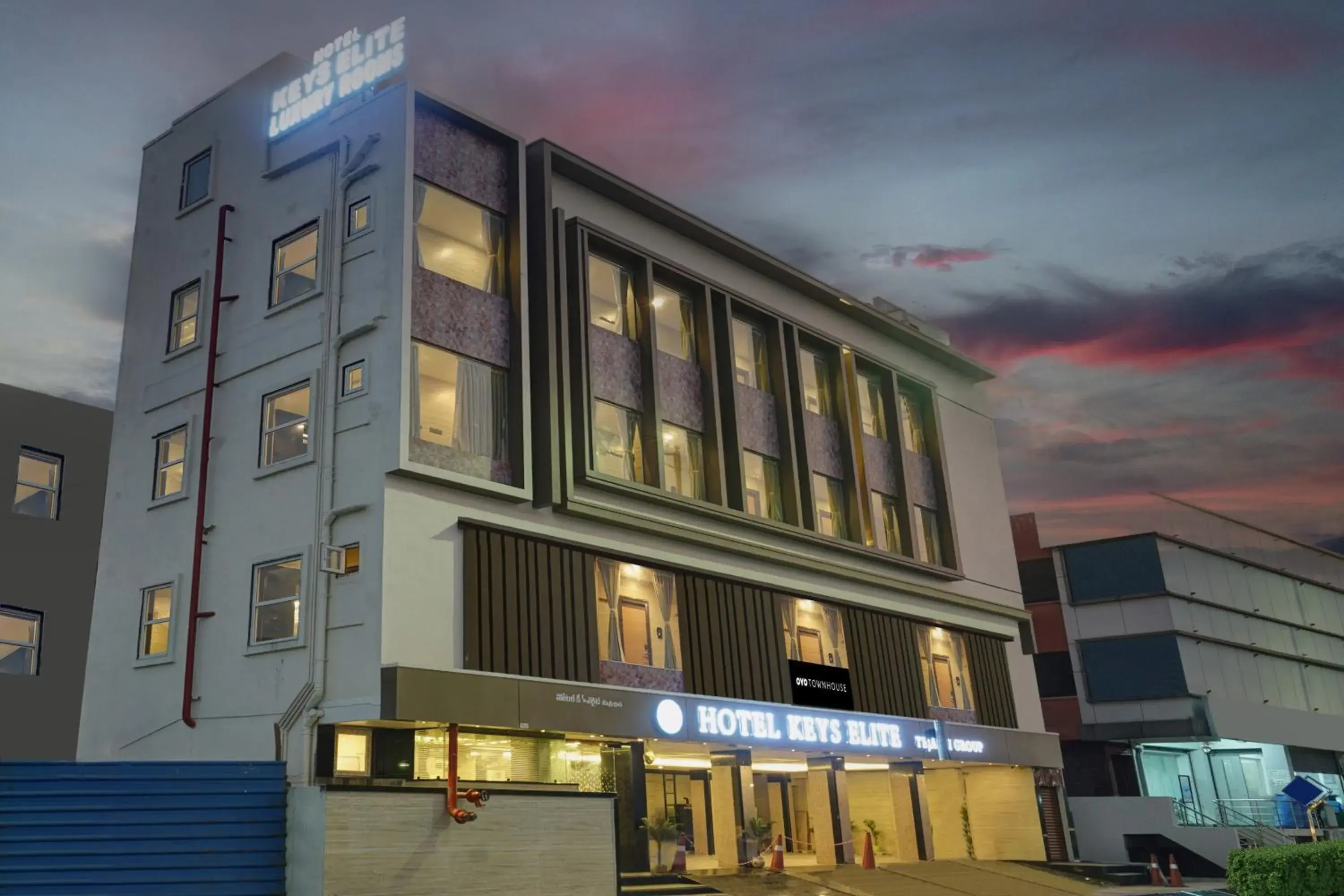 Facade/entrance in Super Collection O KEYS ELITE Facade/entrance in Super Collection O KEYS ELITE