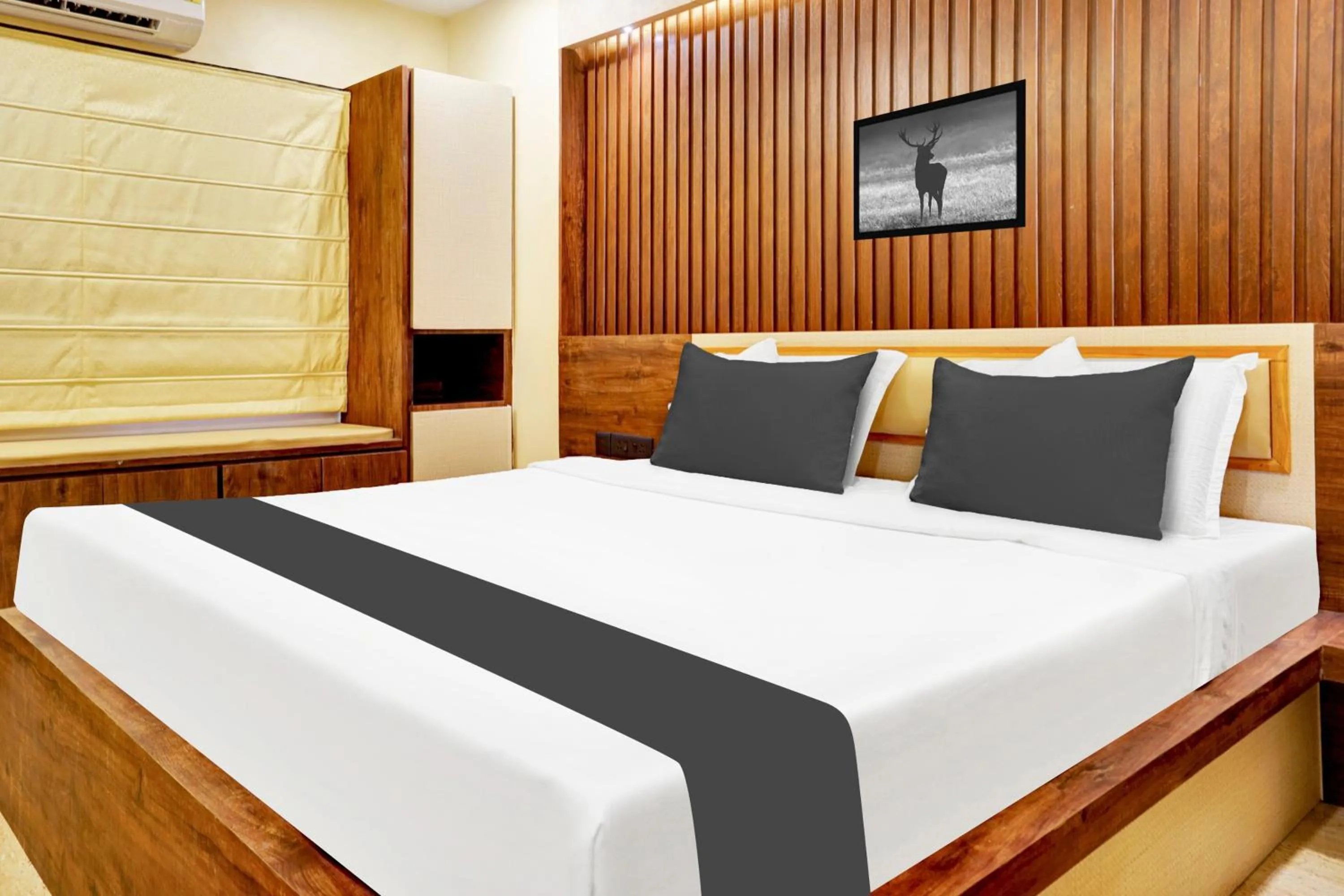 Bedroom, Bed in Super Collection O KEYS ELITE