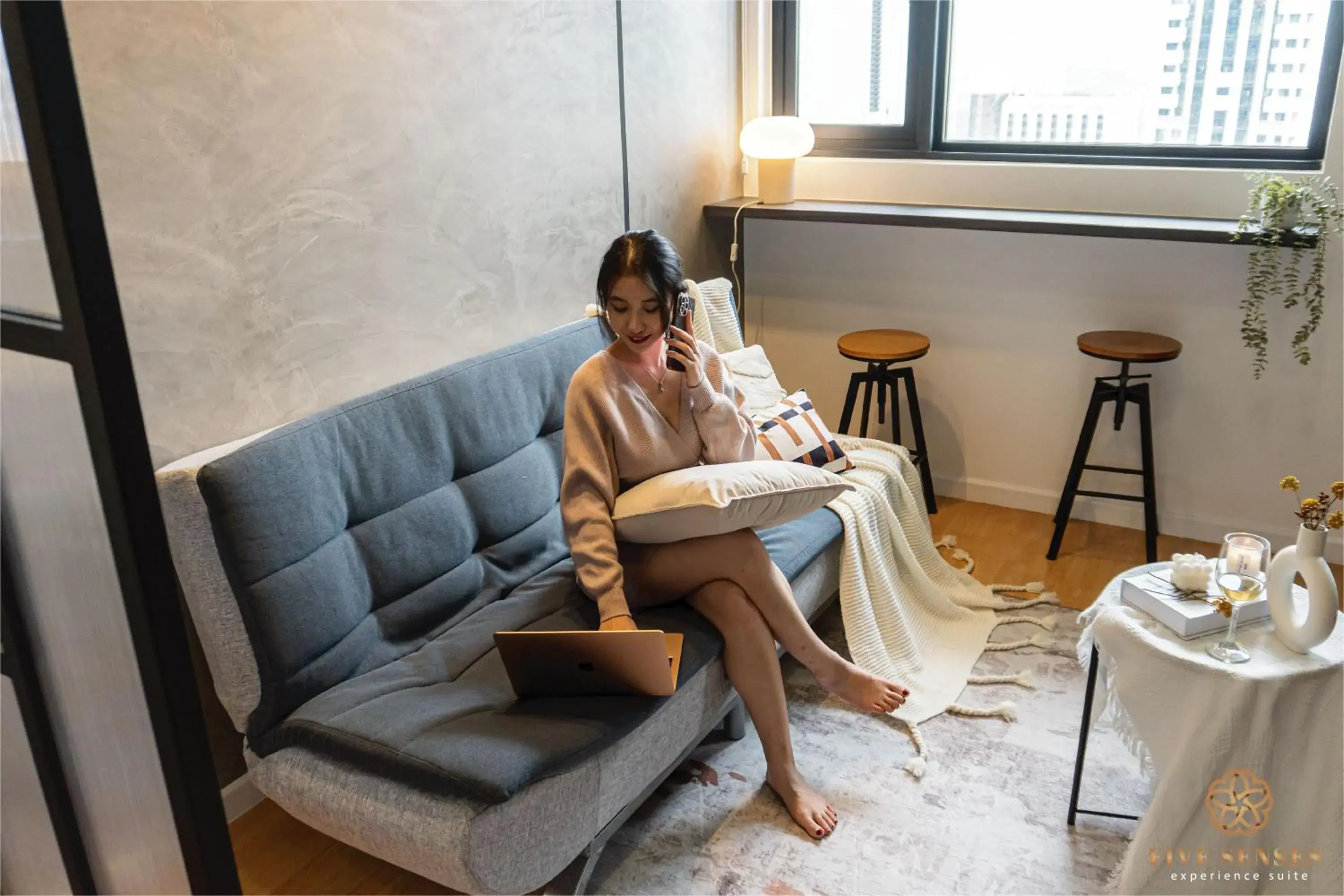 Living room in Chambers Residence Kuala Lumpur by Roam Living room in Chambers Residence Kuala Lumpur by Roam