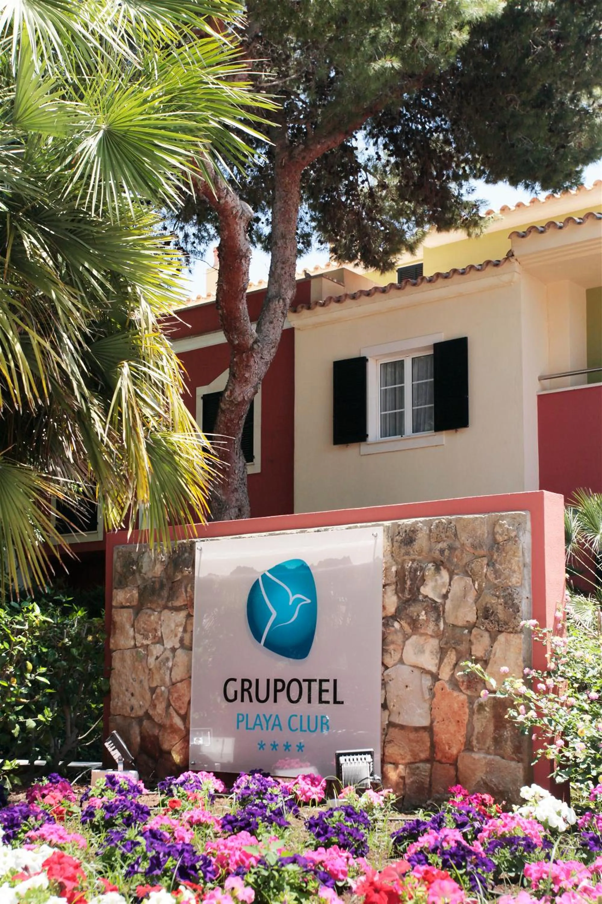 Property building in Grupotel Playa Club