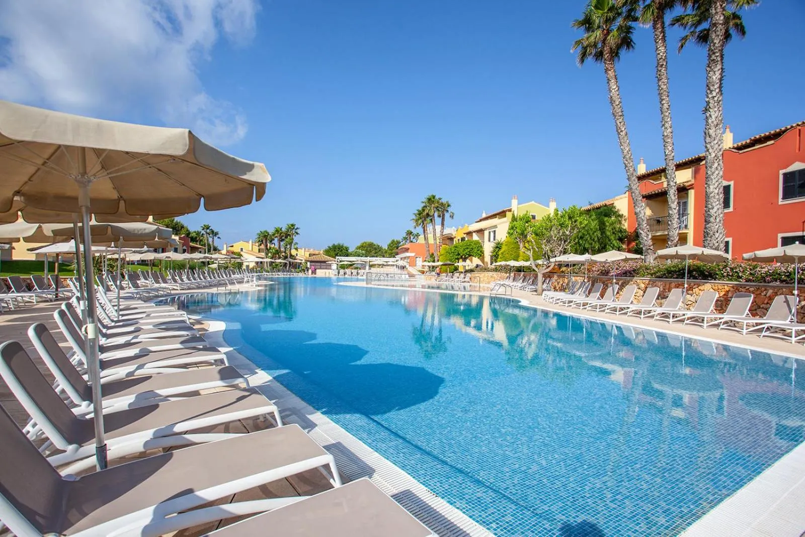 Property building in Grupotel Playa Club