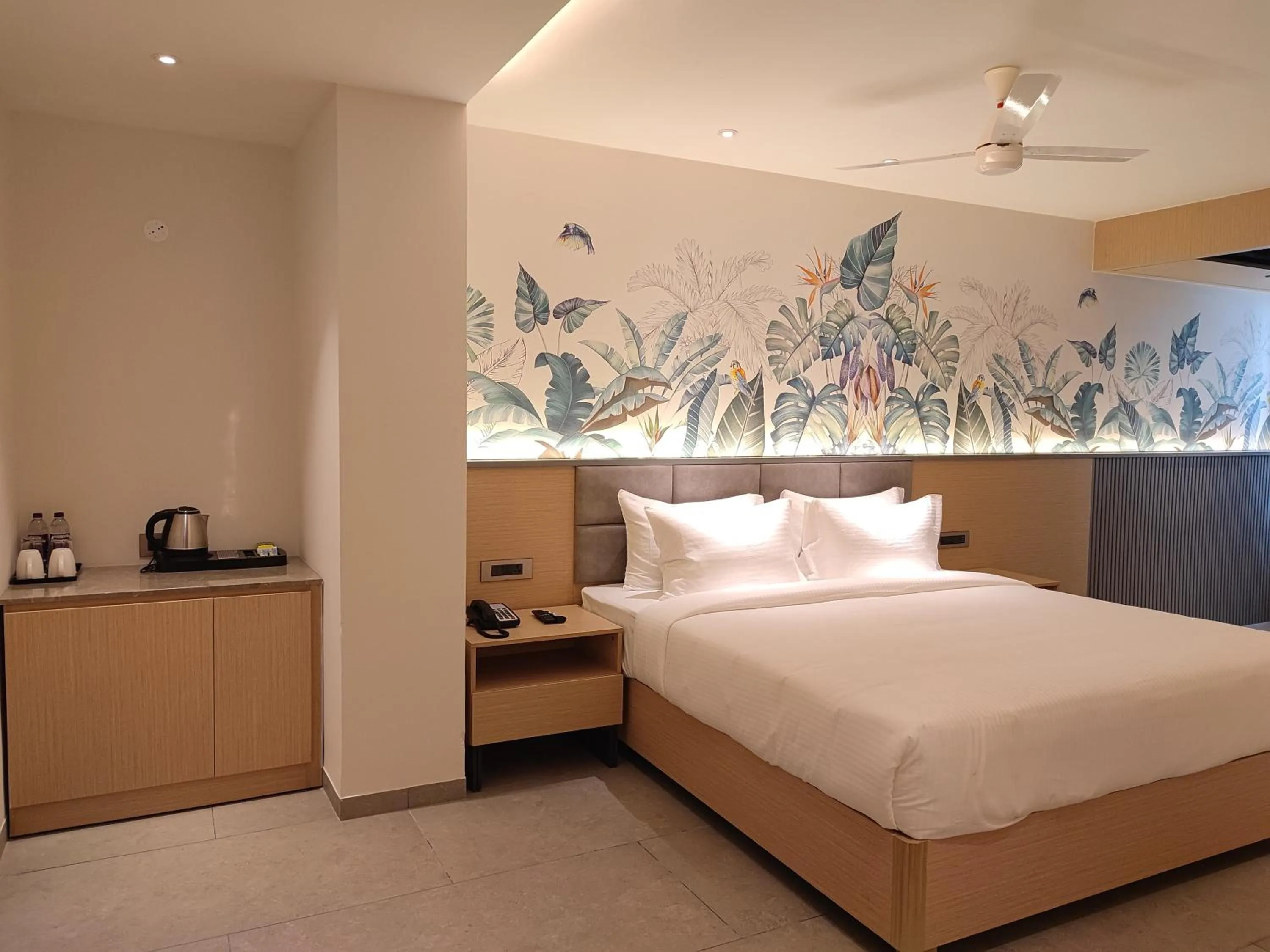 Bedroom, Bed in Signature Hotels