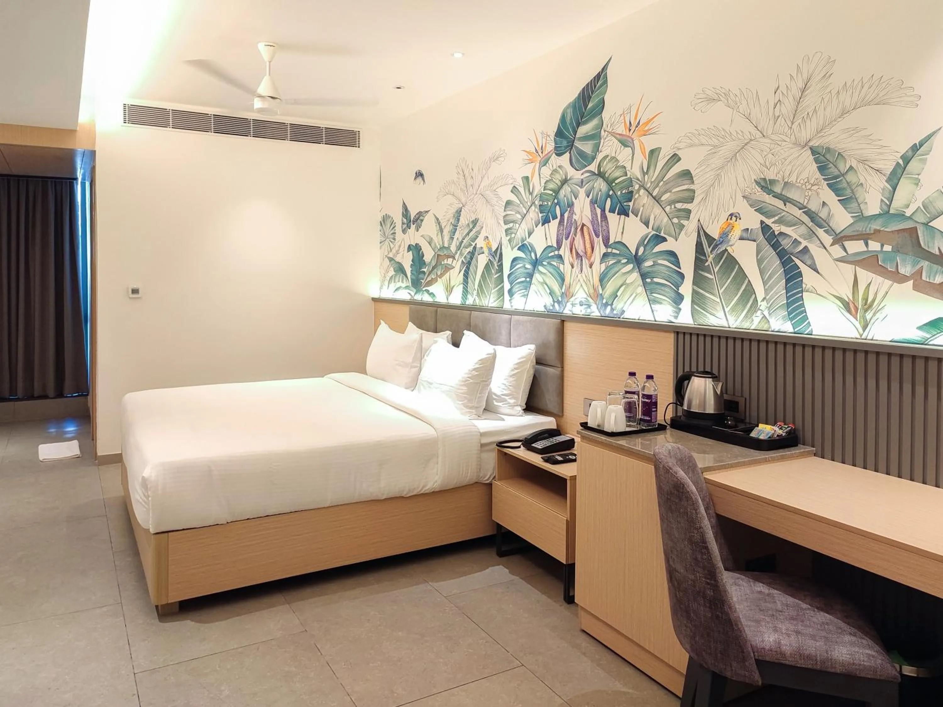 Bedroom, Bed in Signature Hotels