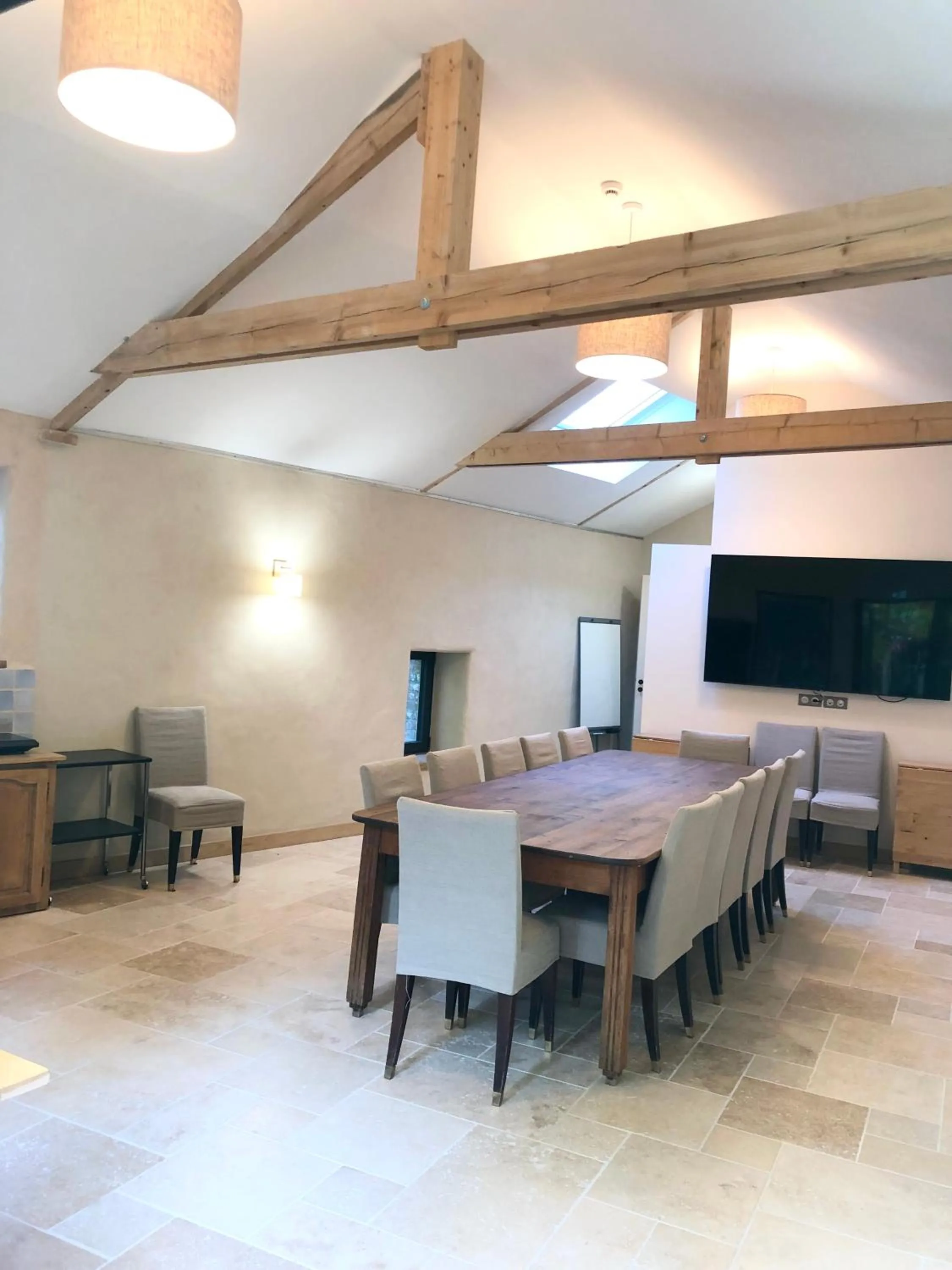 Business facilities in Fleurs de lin