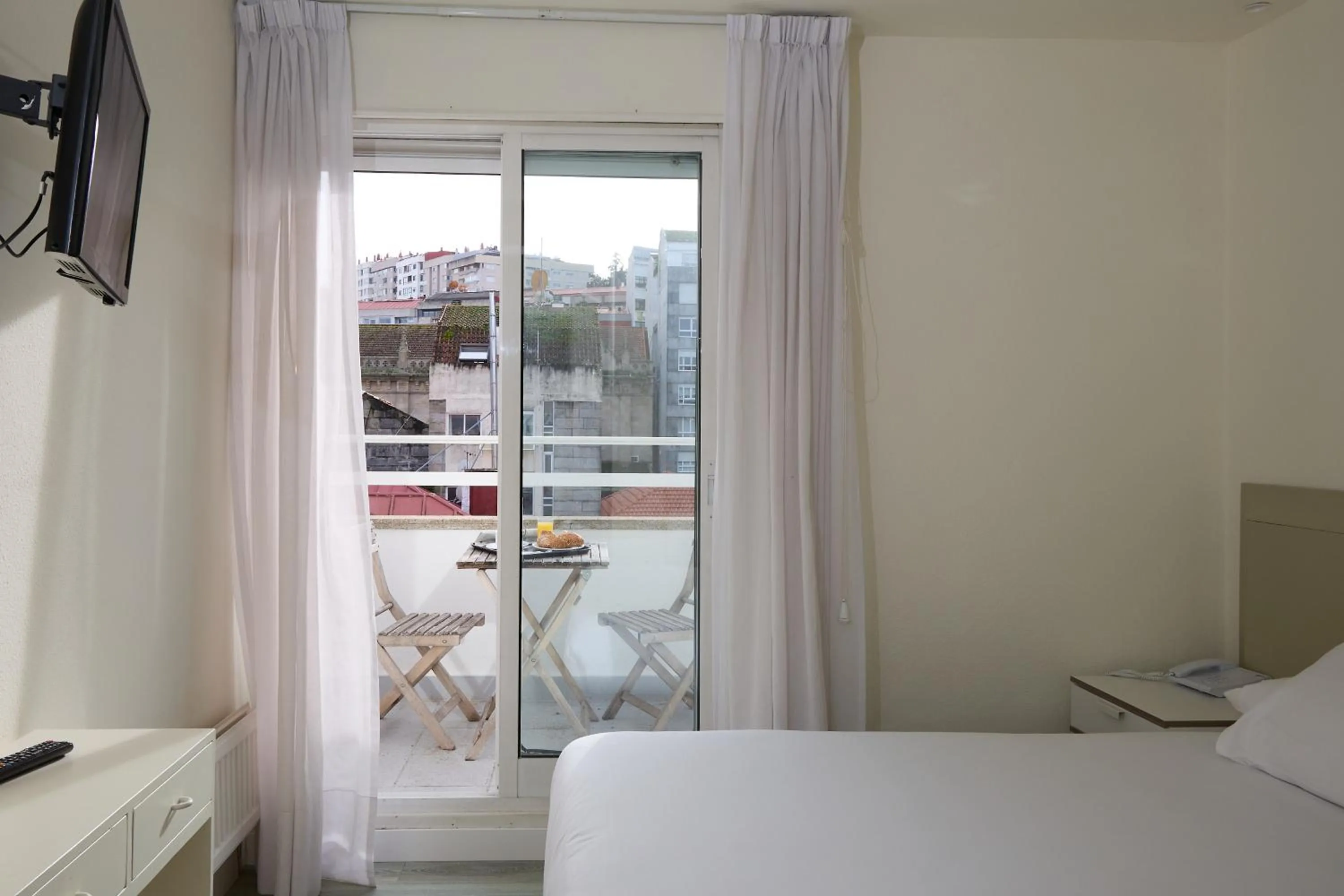 Bedroom, Bed in Hotel Vigo Plaza