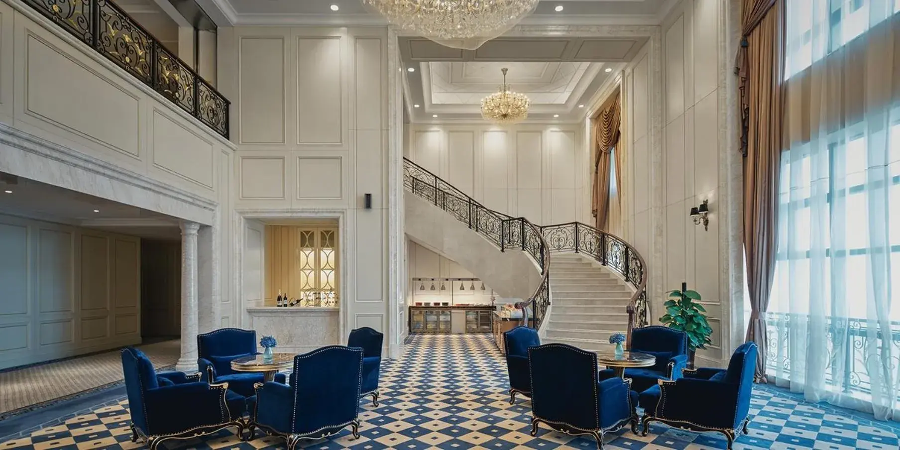 Lounge or bar in Crowne Plaza Dongying by IHG Lounge or bar in Crowne Plaza Dongying by IHG