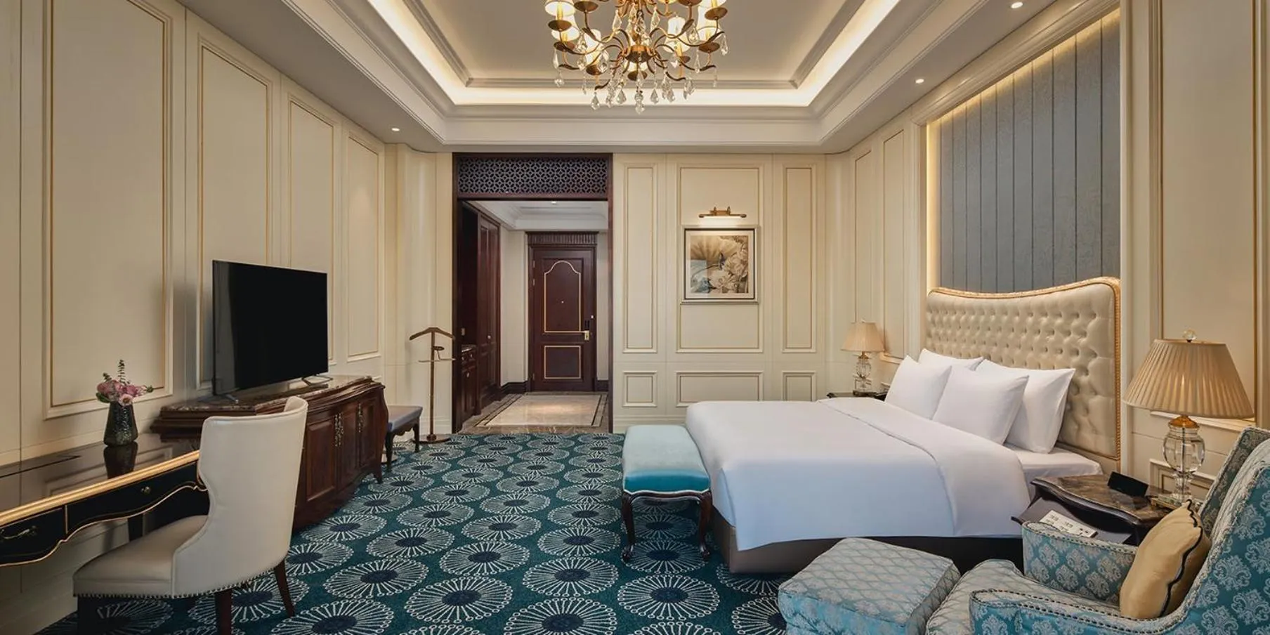 Photo of the whole room in Crowne Plaza Dongying by IHG