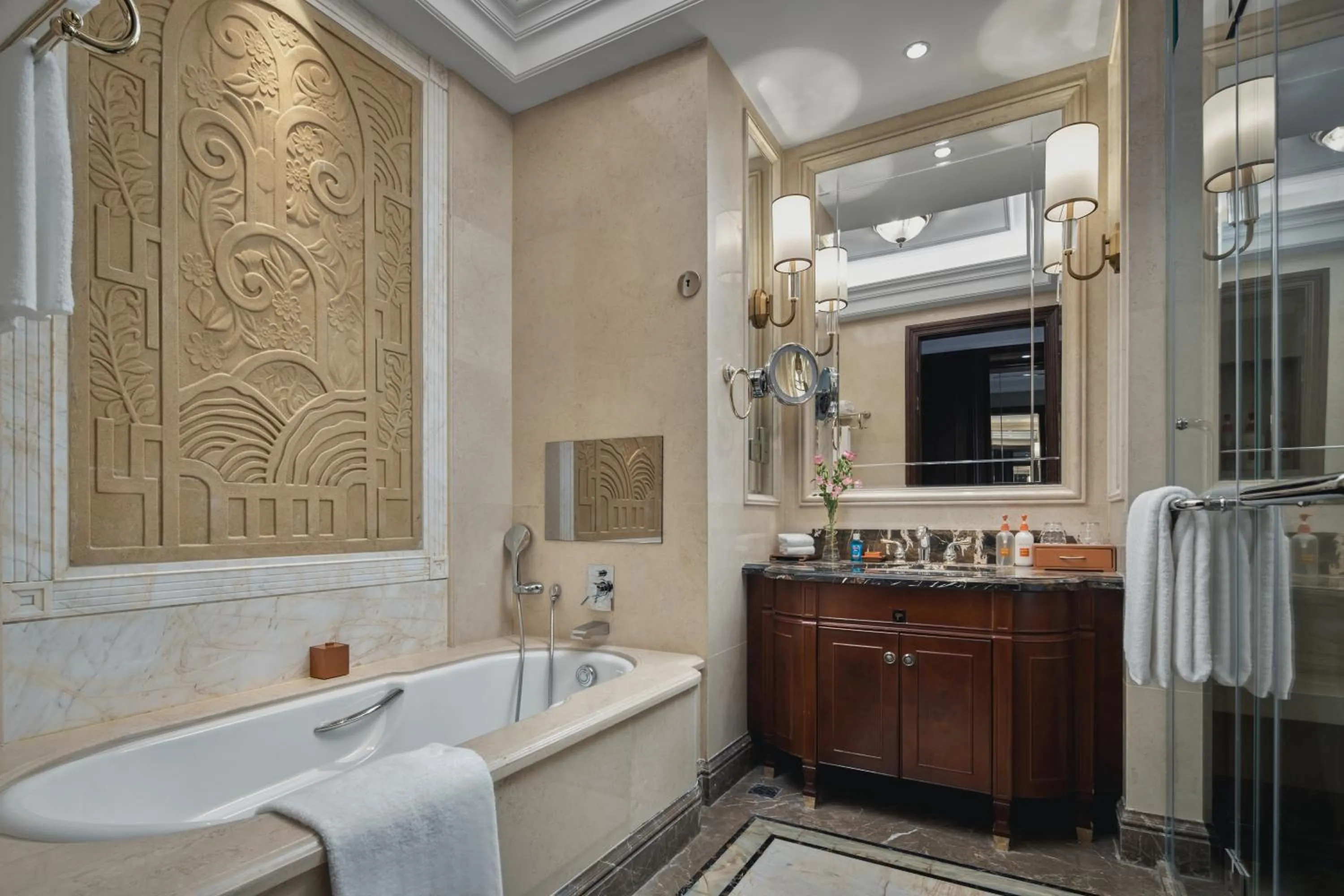 Toilet in Crowne Plaza Dongying by IHG