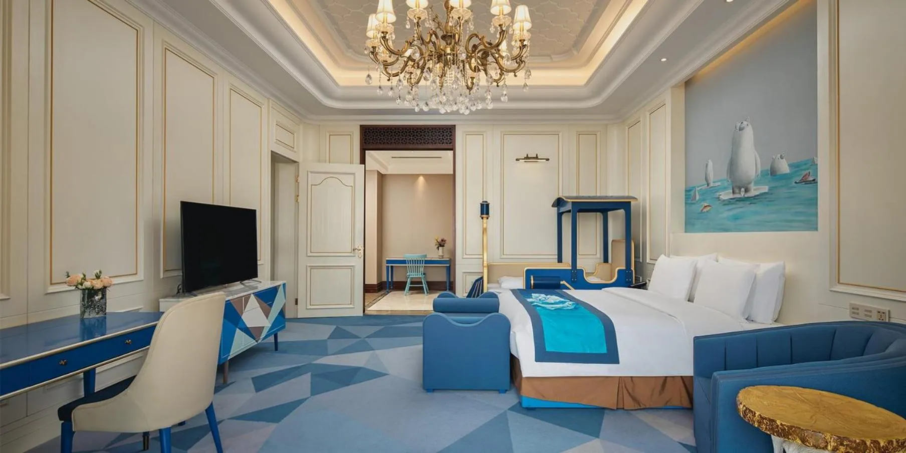 Photo of the whole room in Crowne Plaza Dongying by IHG