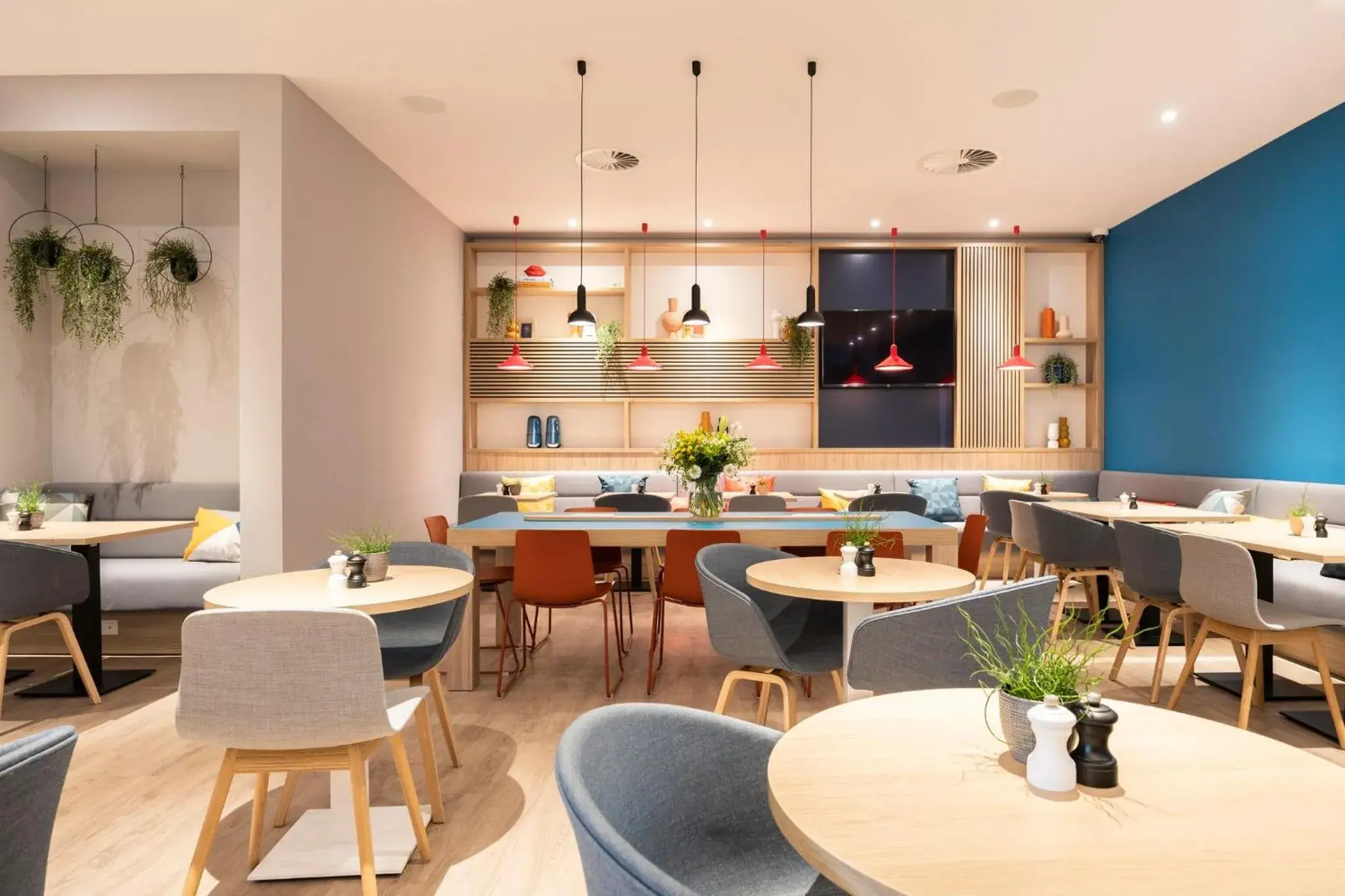 Restaurant/places to eat in Holiday Inn Express Antwerp - City Centre by IHG Restaurant/places to eat in Holiday Inn Express Antwerp - City Centre by IHG