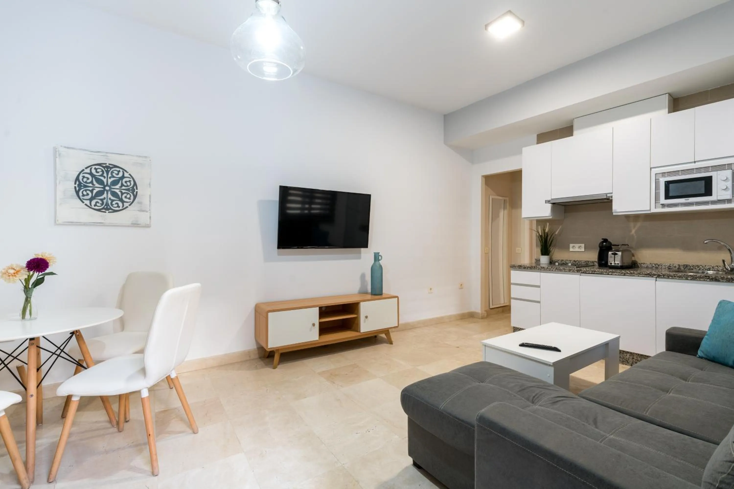 Communal lounge/ TV room in Hoteles del Sur