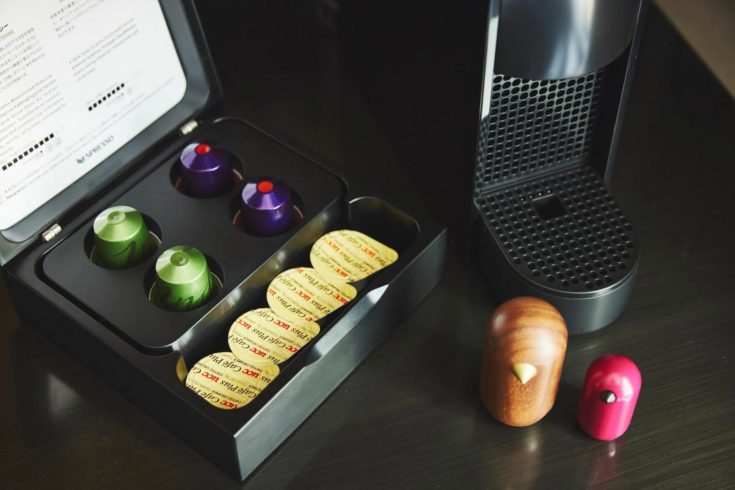 Photo of the whole room in voco Osaka Central by IHG