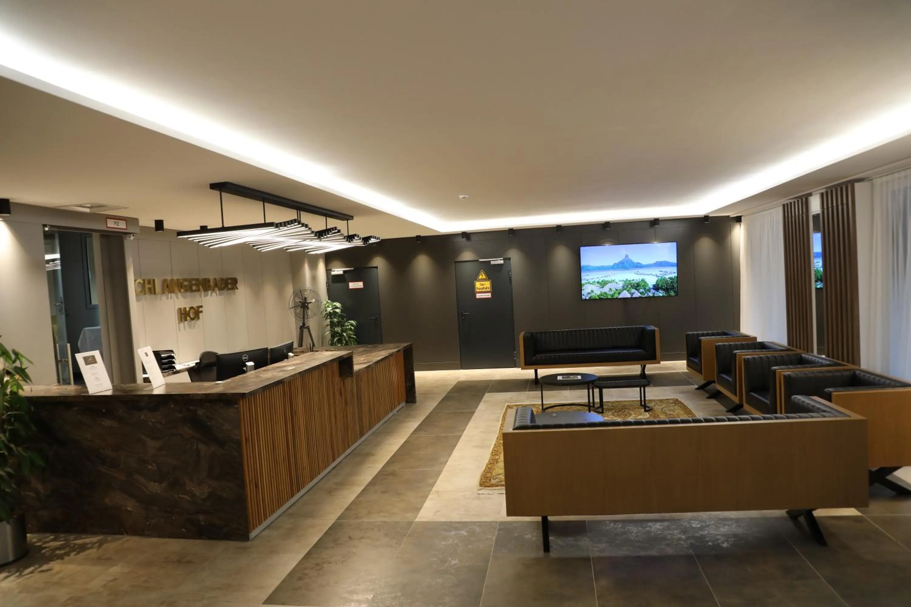 Lobby or reception in Hotel Schlangenbader Hof