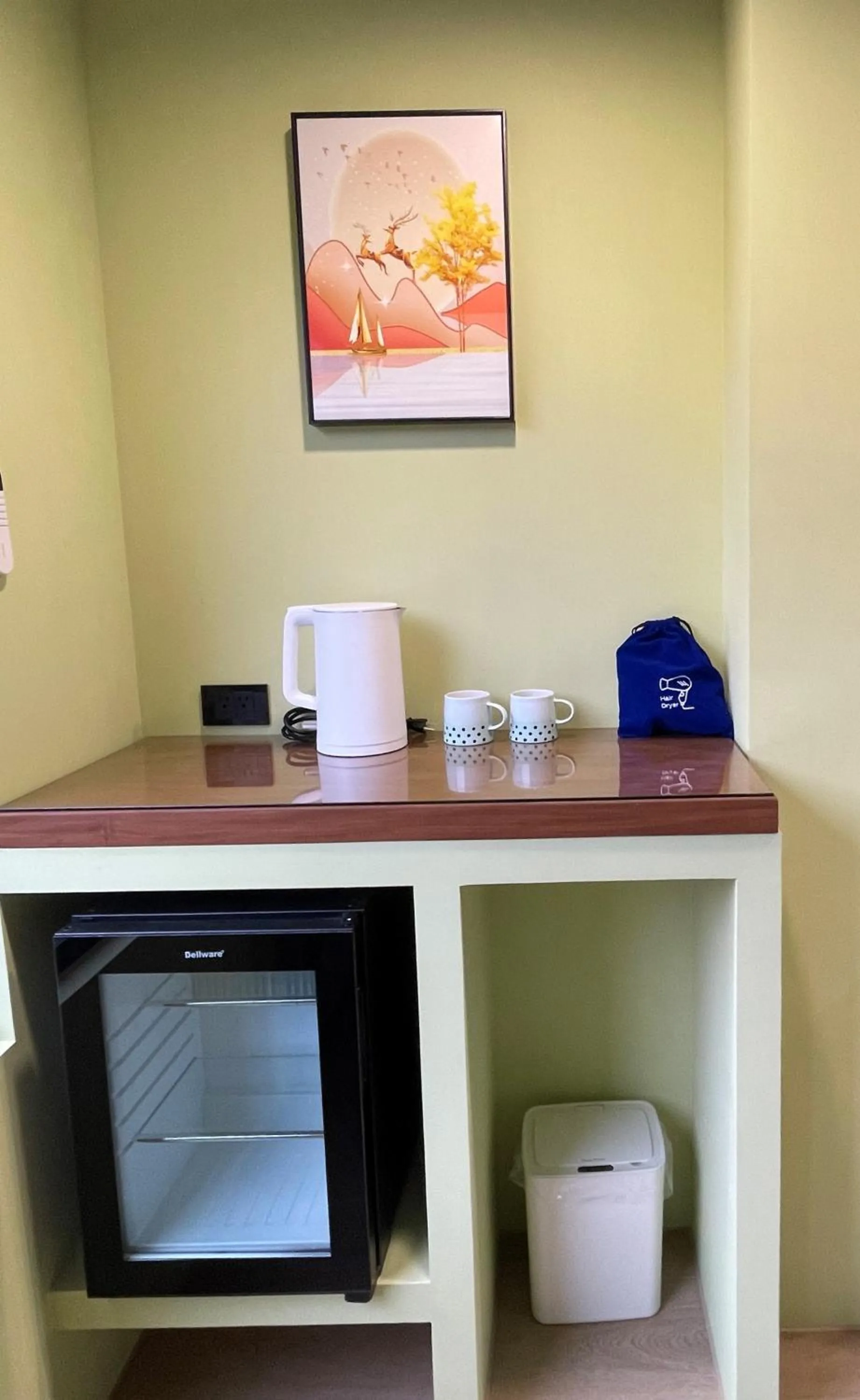 Kitchen or kitchenette in 95 Pavilion