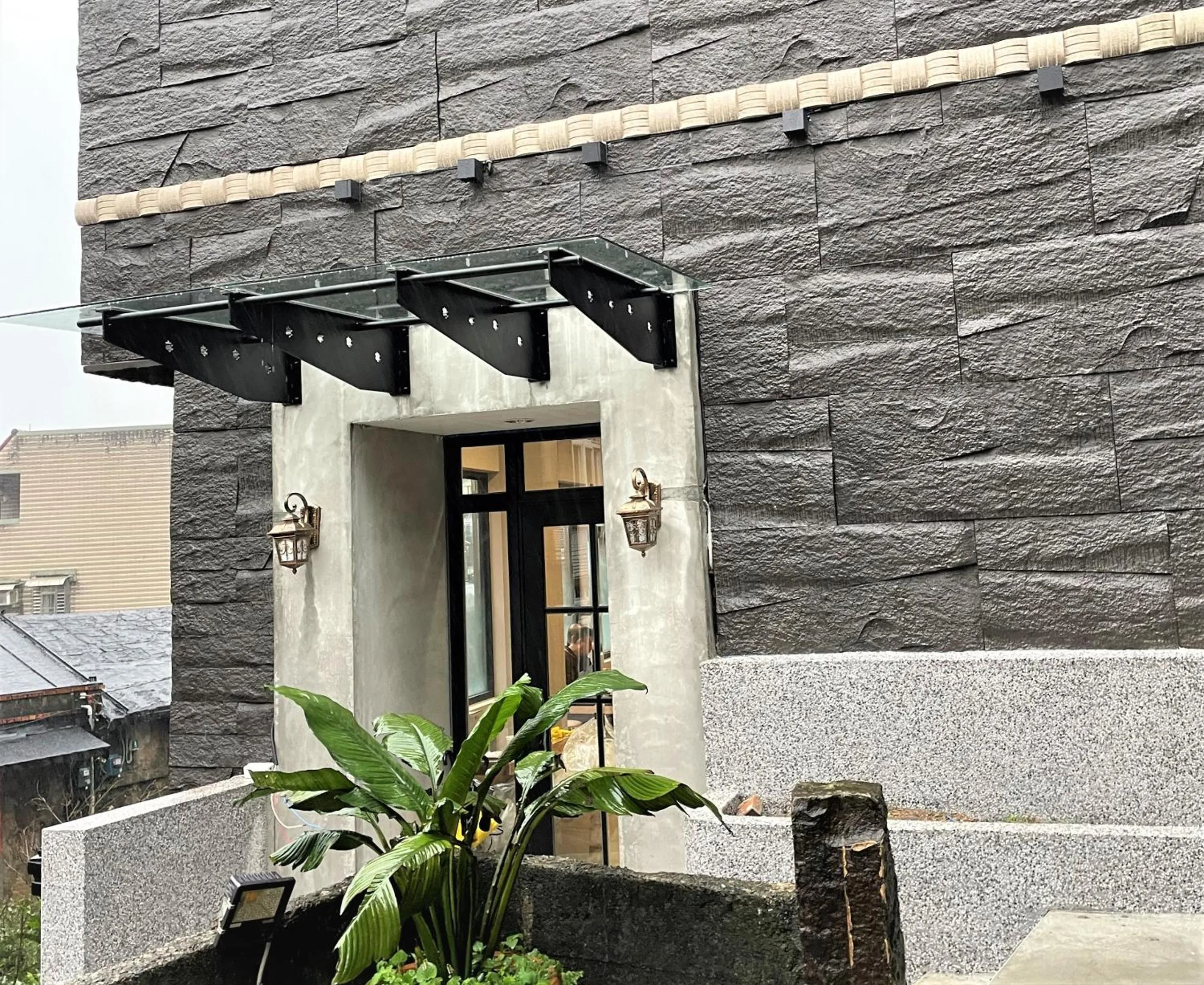 Property building in 95 Pavilion