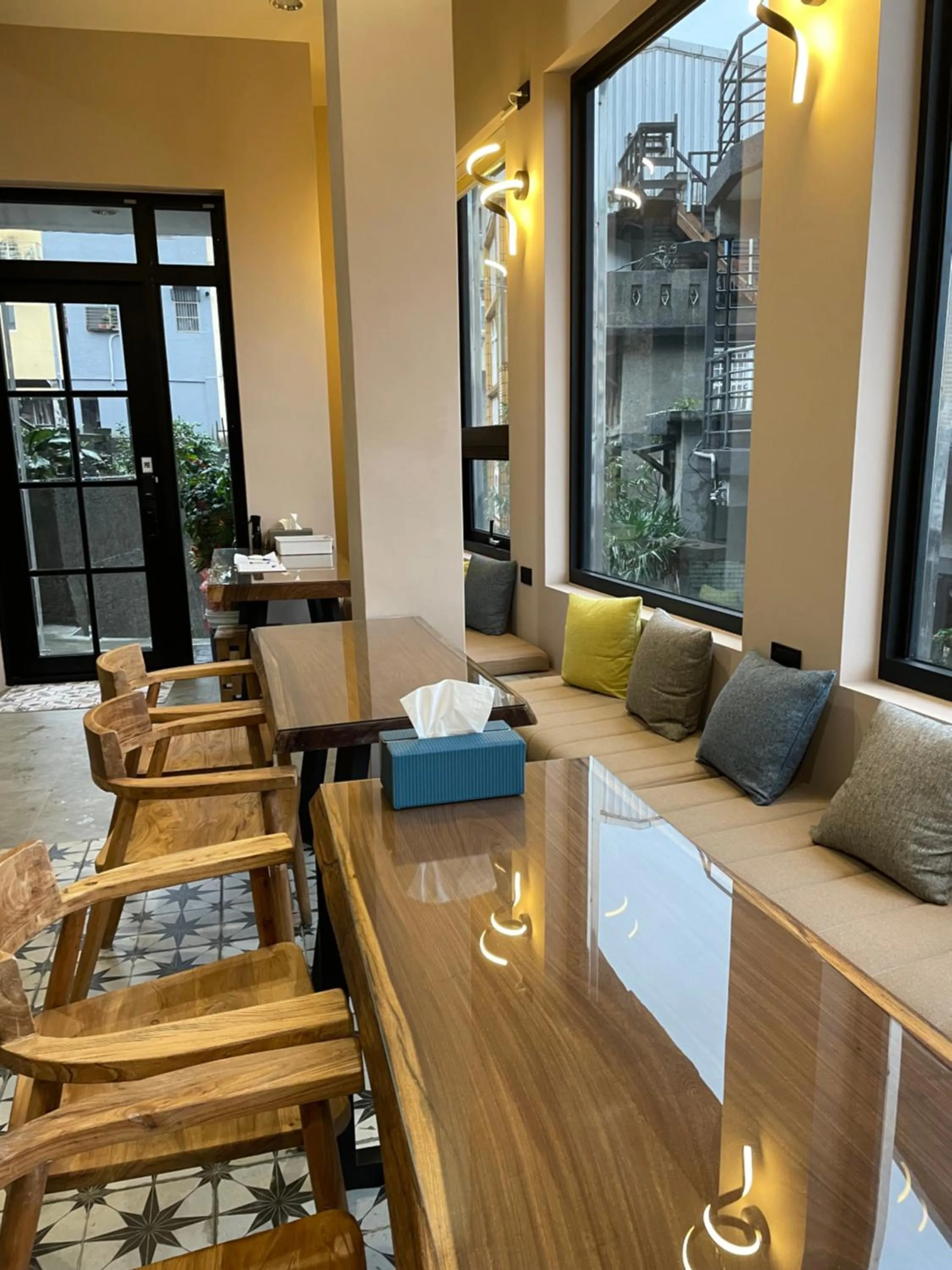 Dining area in 95 Pavilion