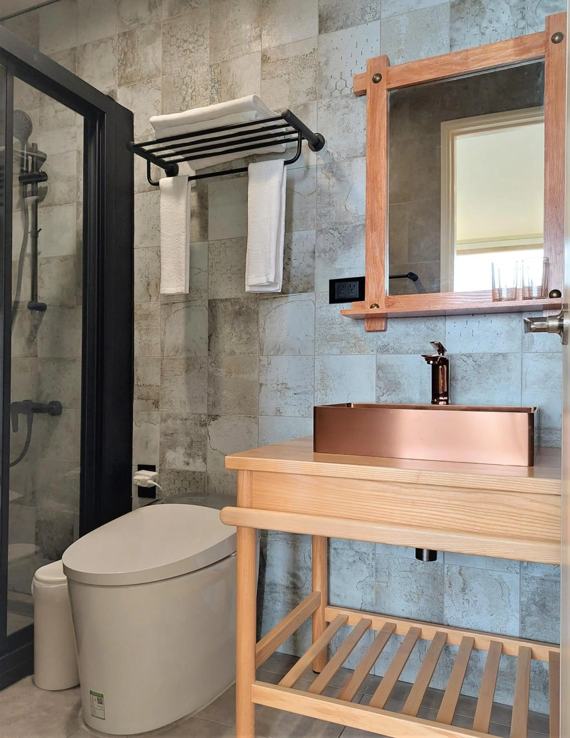 Shower in 95 Pavilion