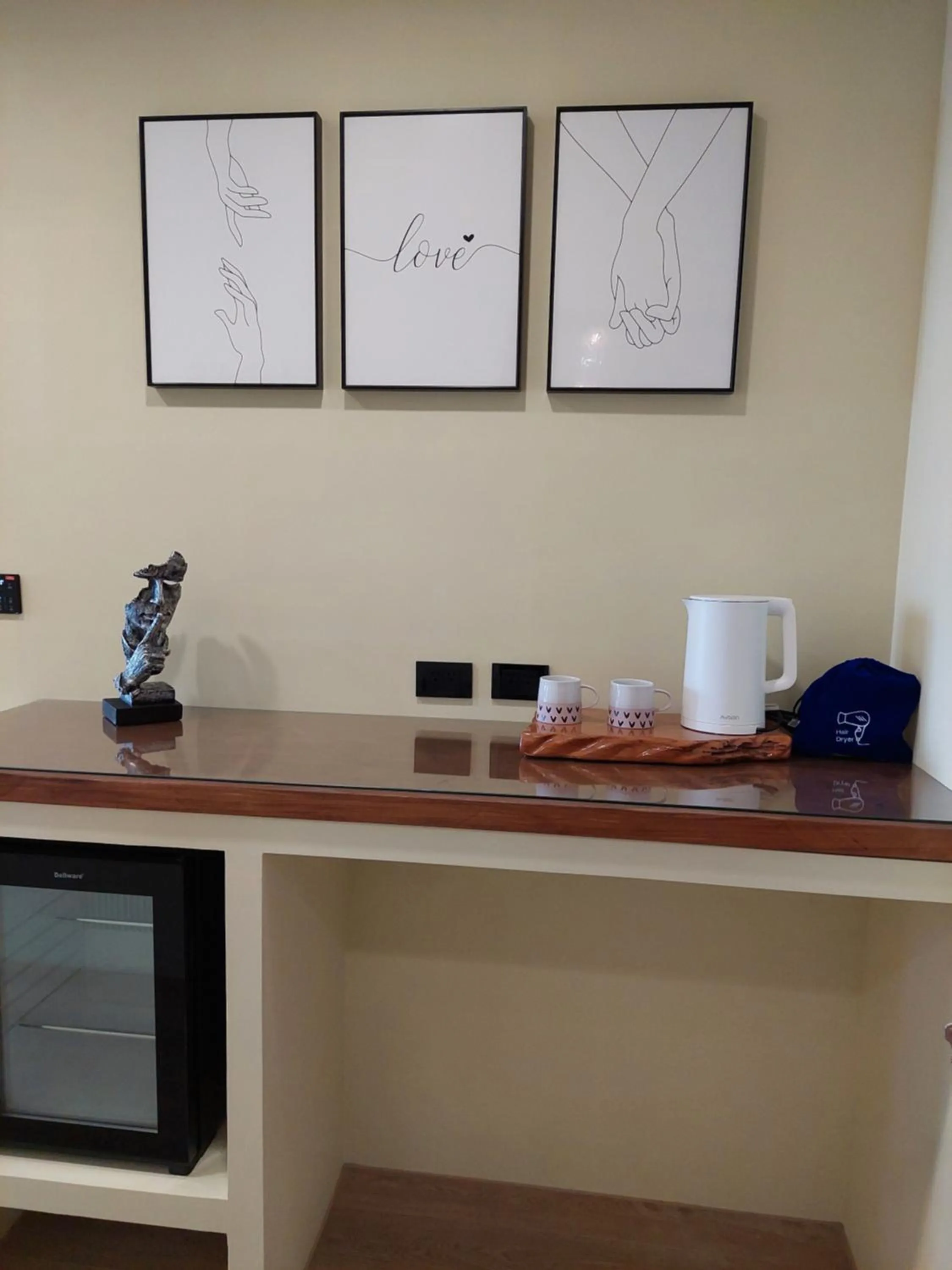 Coffee/tea facilities in 95 Pavilion