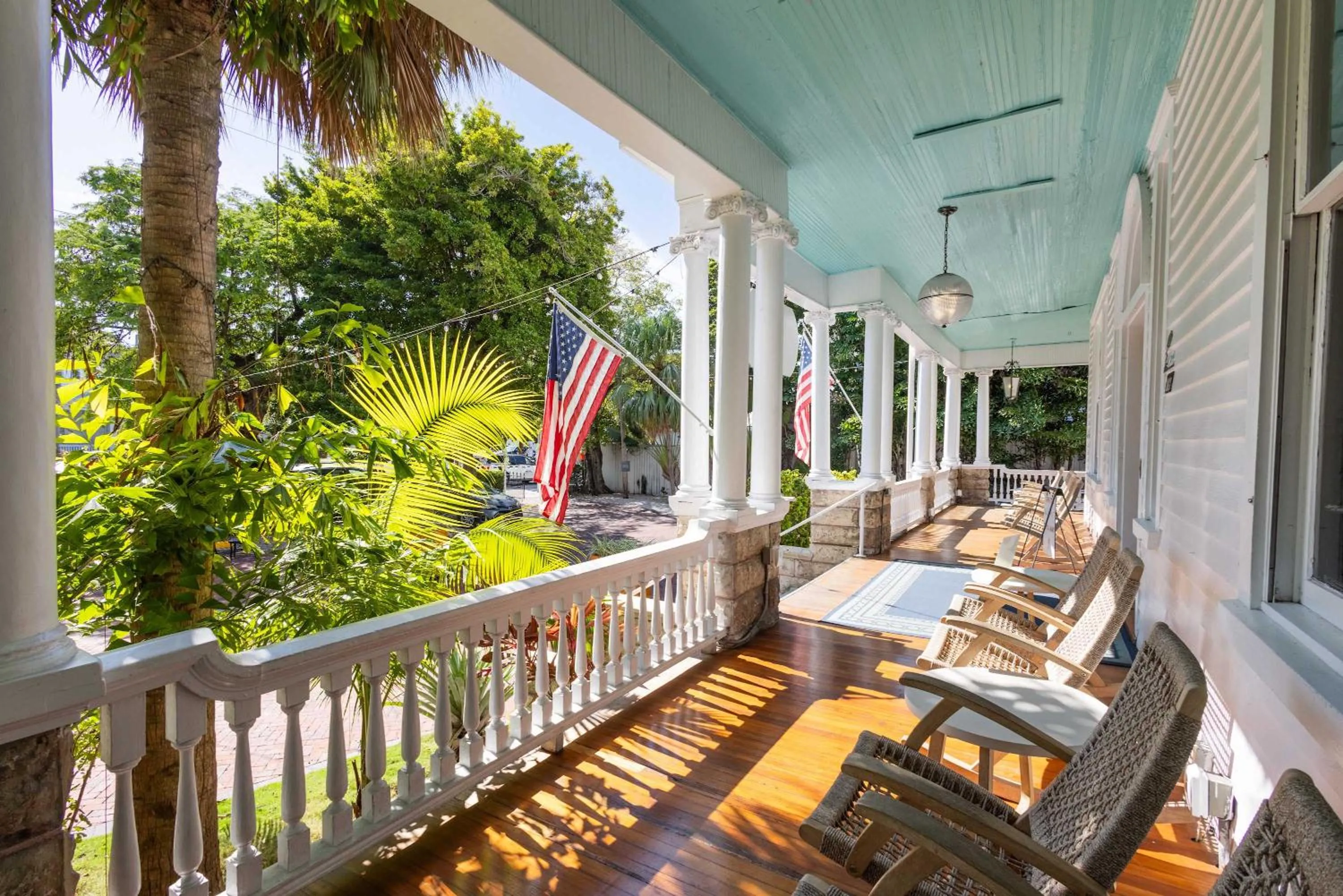 Classic King- Curry Mansion with Heated Pool!
