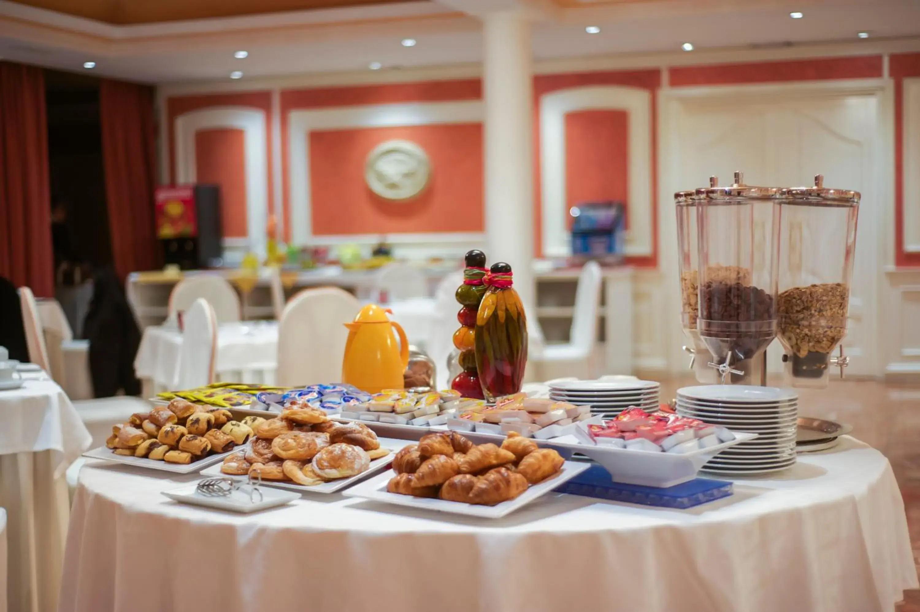 Buffet breakfast in Hostal Torrejón Buffet breakfast in Hostal Torrejón