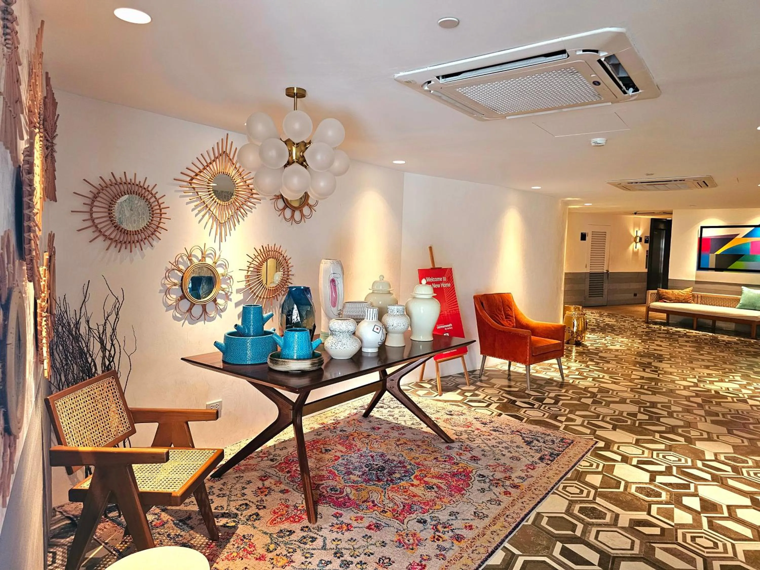 Lobby or reception in Acellyne's Suites at The Residences at Commonwealth by Century