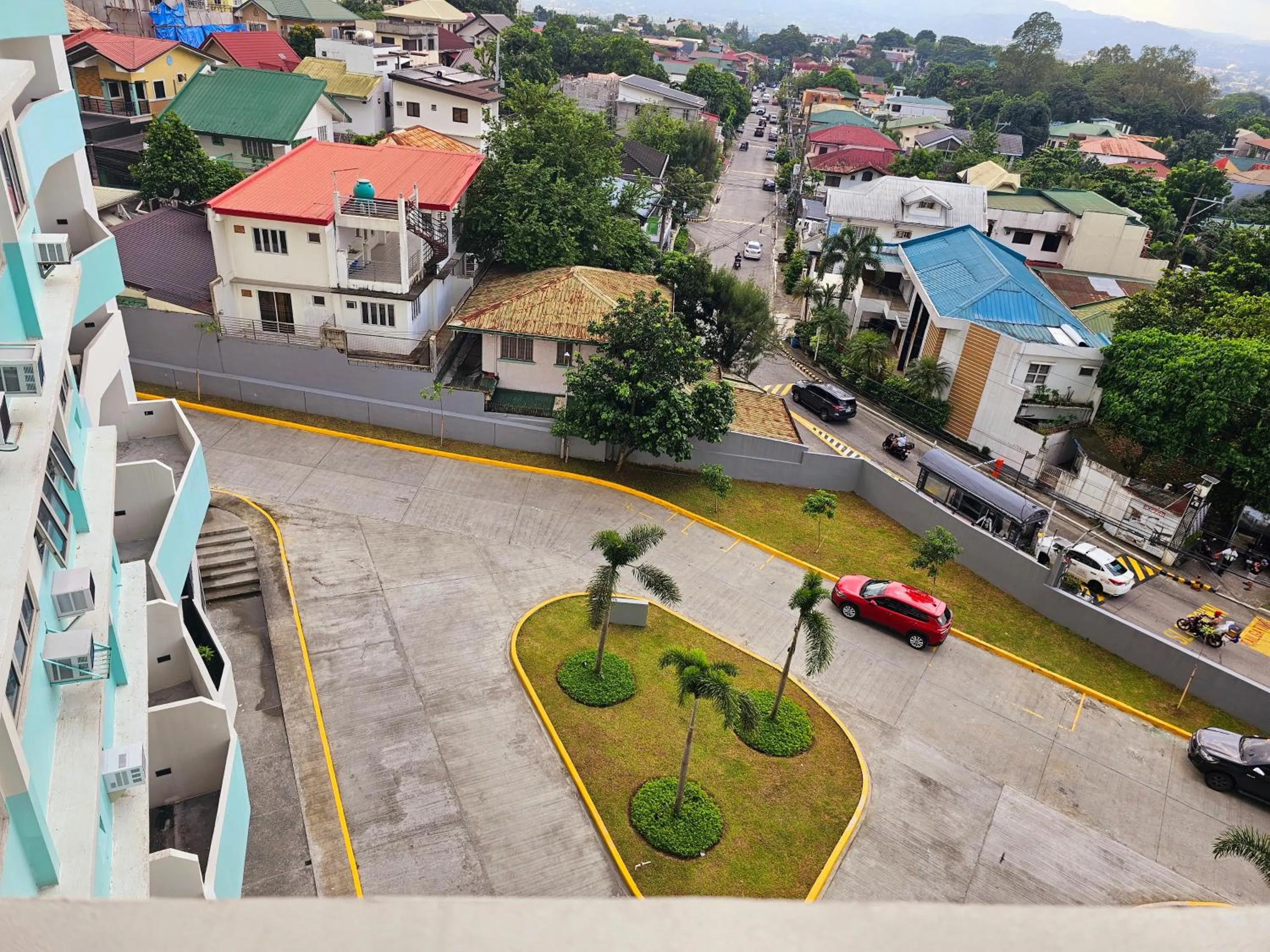 Neighbourhood in Acellyne's Suites at The Residences at Commonwealth by Century