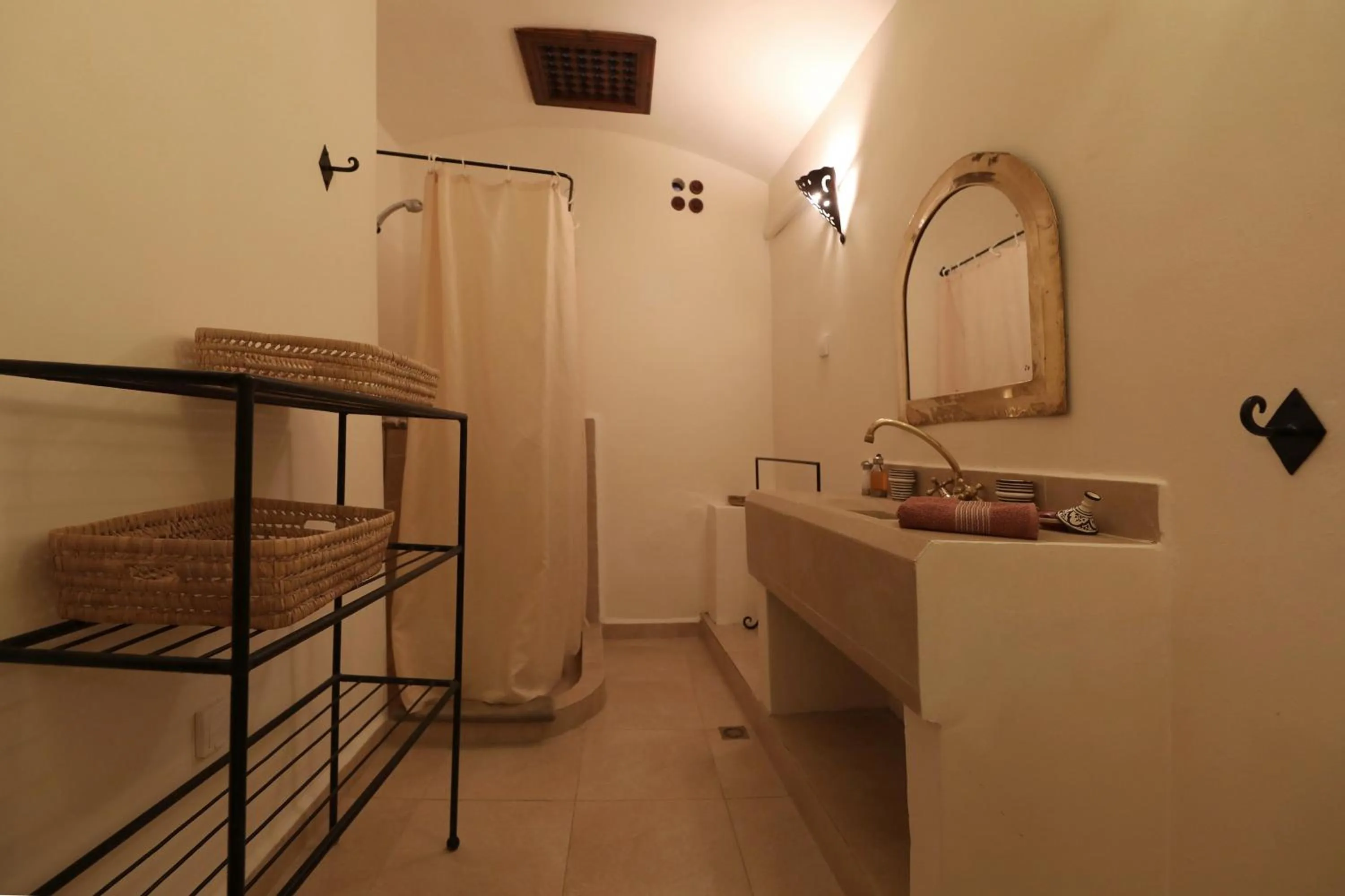 Bathroom in Riad Noor Charana