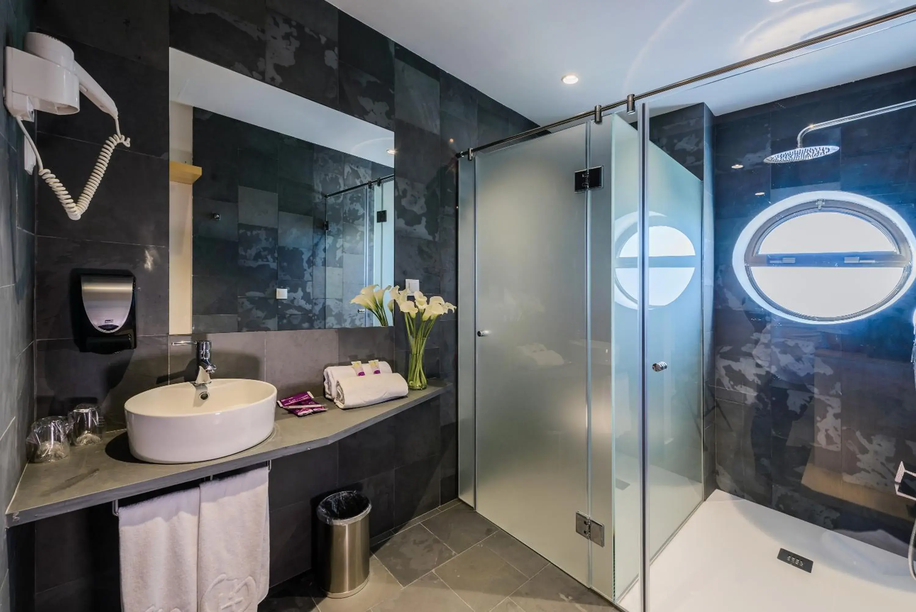 Shower, Bathroom in Hotel Aida