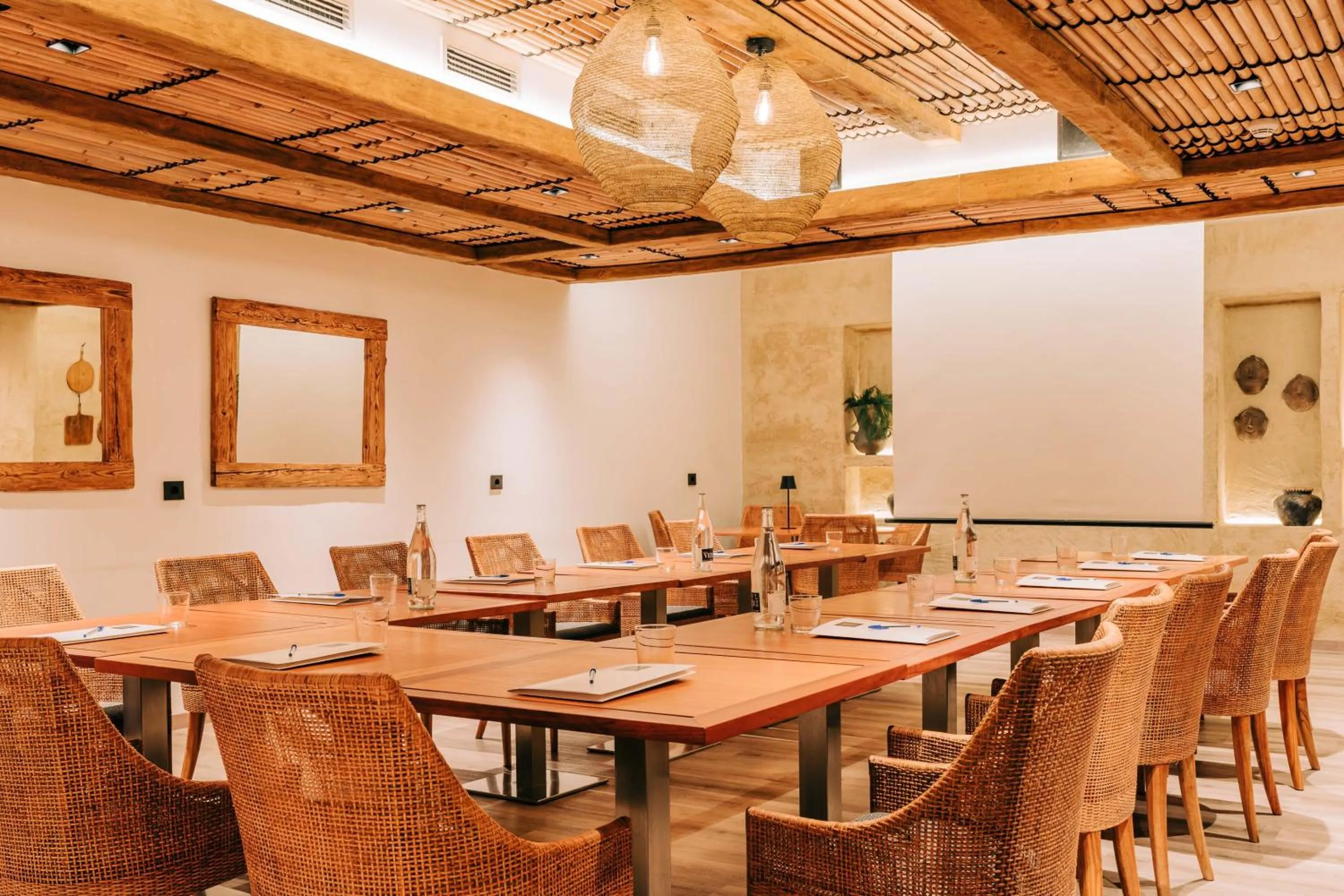 Meeting/conference room in Gran Claustre Boutique Hotel