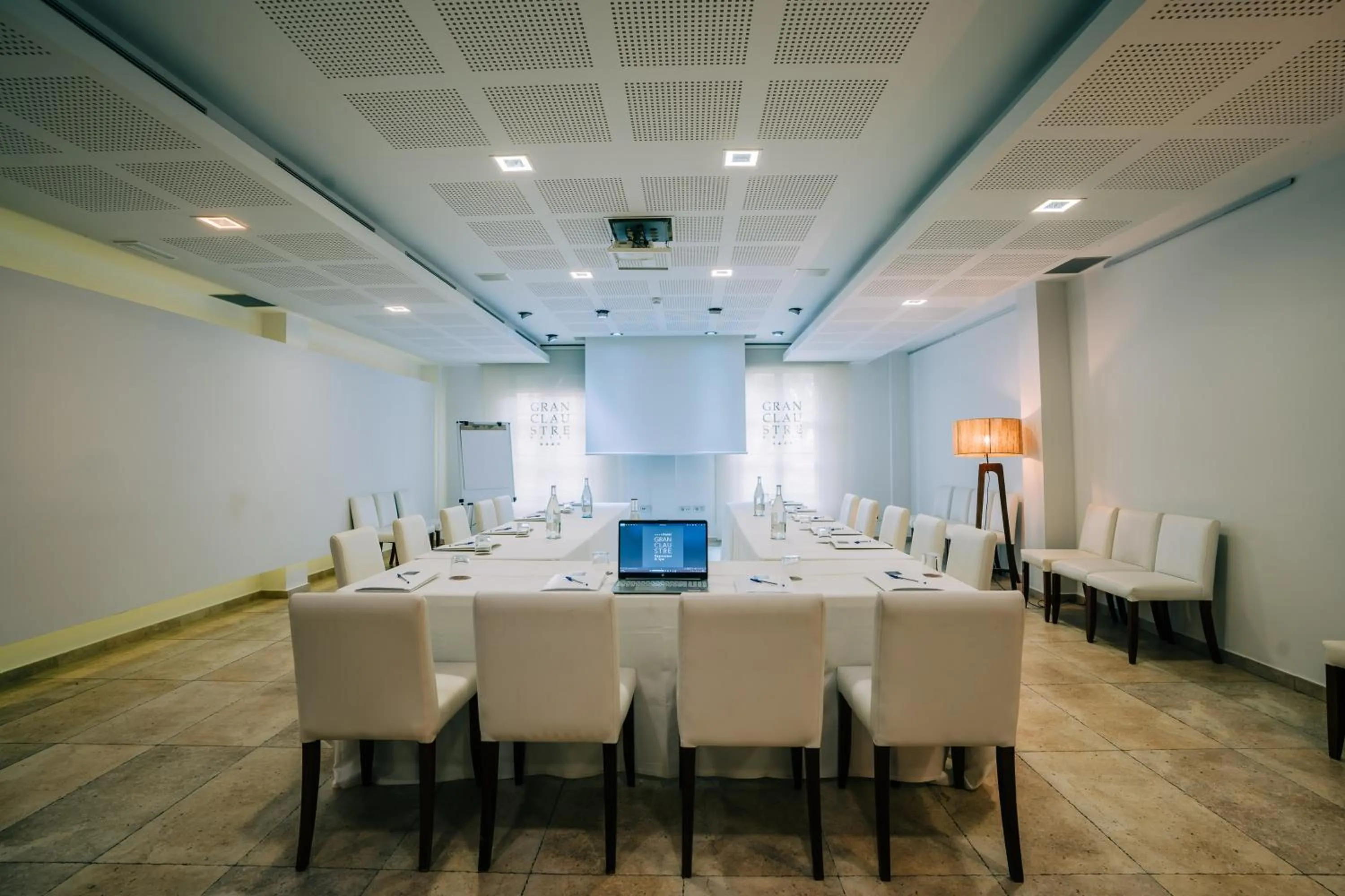 Meeting/conference room in Gran Claustre Boutique Hotel