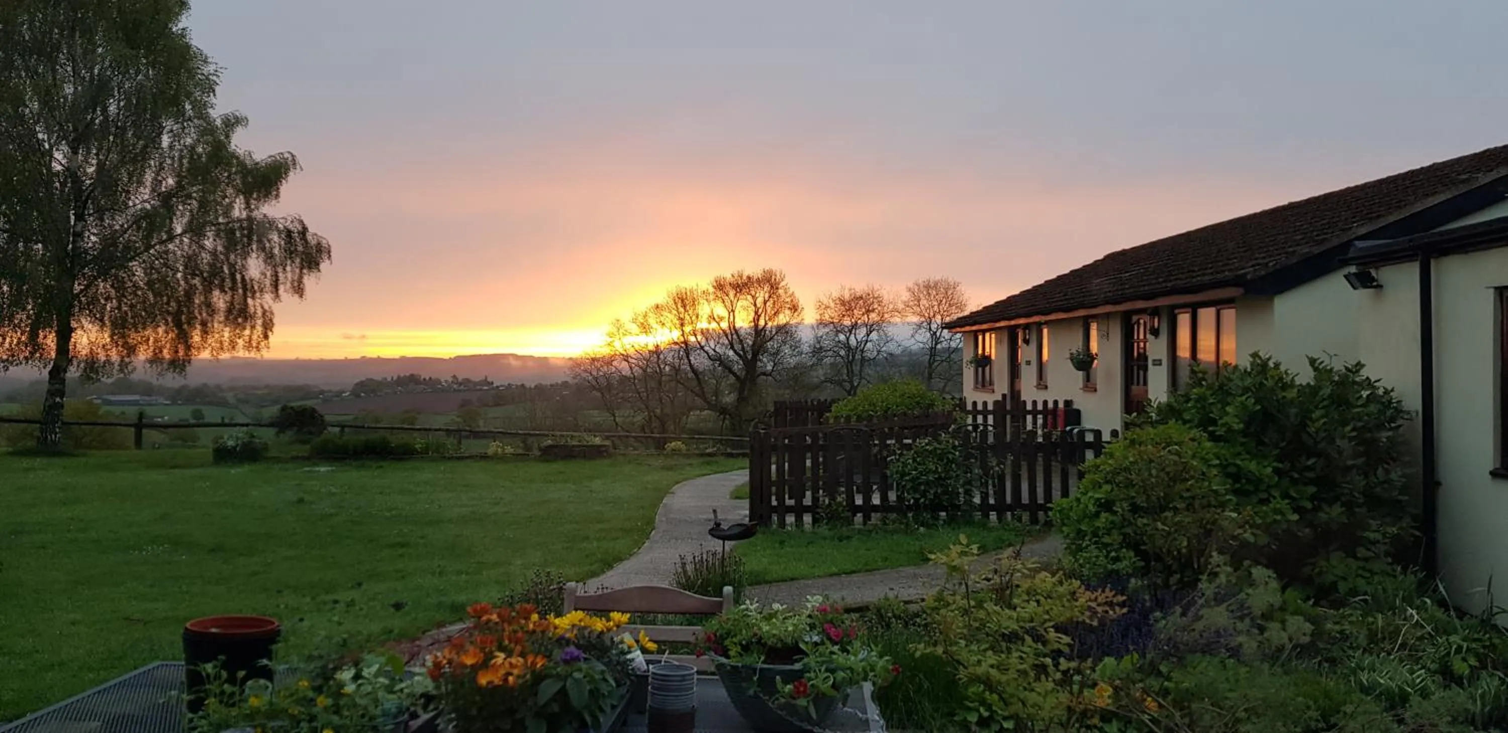 The Rock self-catering holiday cottage and garden lodges