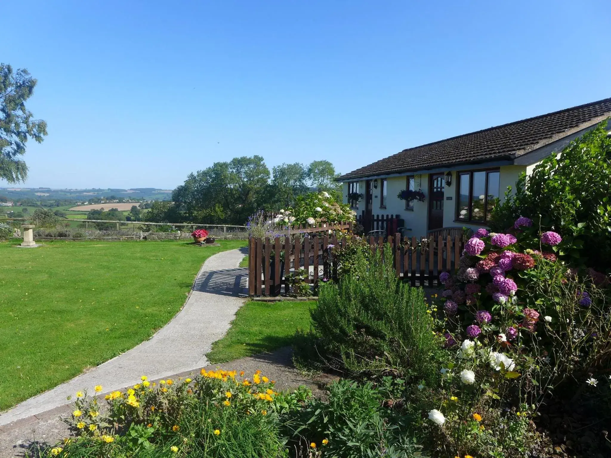 The Rock self-catering holiday cottage and garden lodges The Rock self-catering holiday cottage and garden lodges