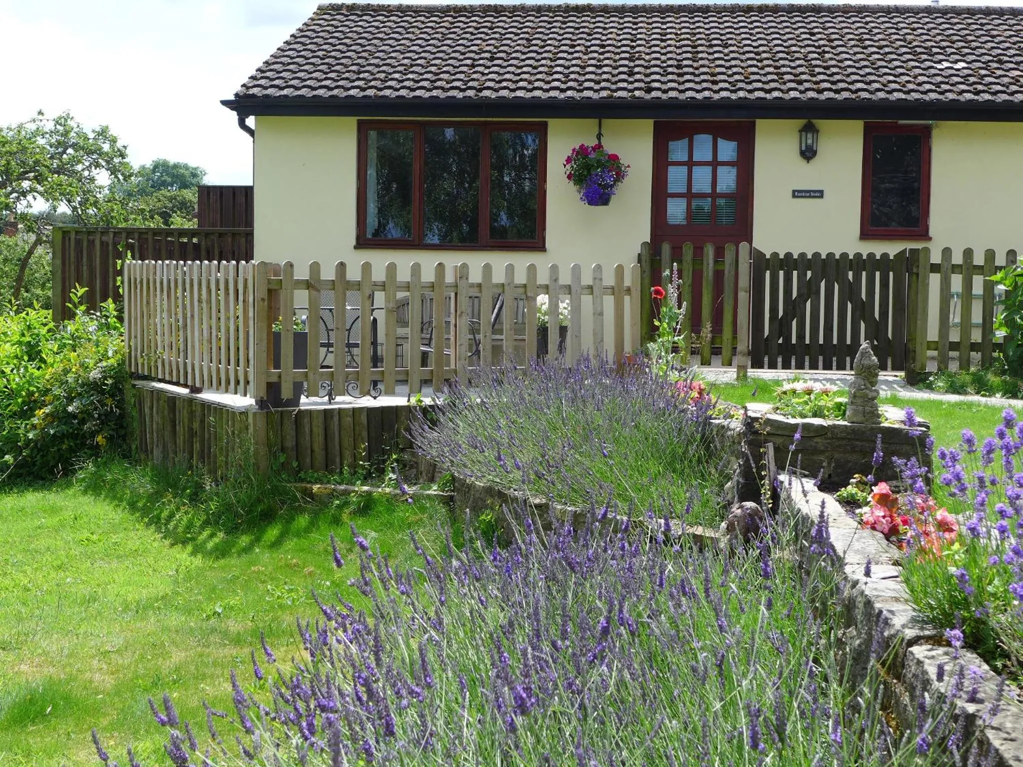 The Rock self-catering holiday cottage and garden lodges