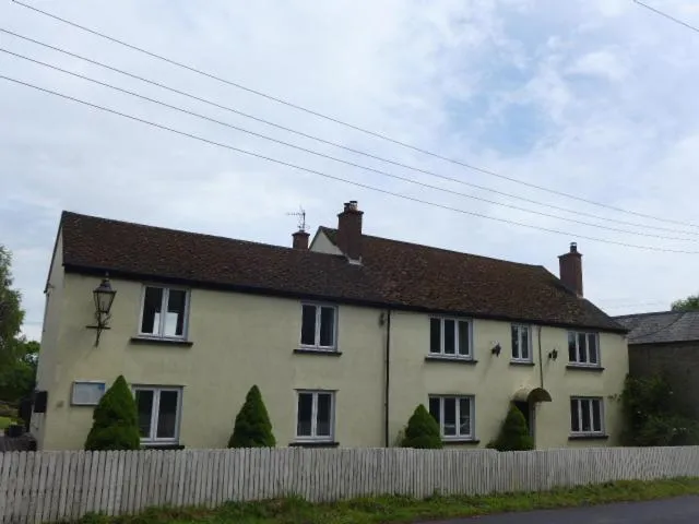 The Rock self-catering holiday cottage and garden lodges