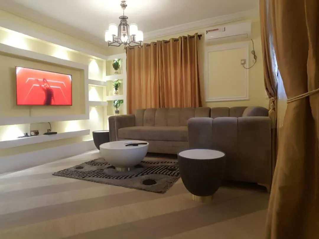 3JD Lavishly Furnished 3-Bed Genius