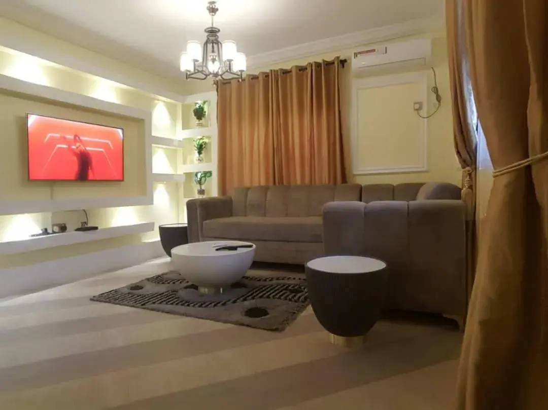 3JD Lavishly Furnished 3-Bed Genius 3JD Lavishly Furnished 3-Bed Genius