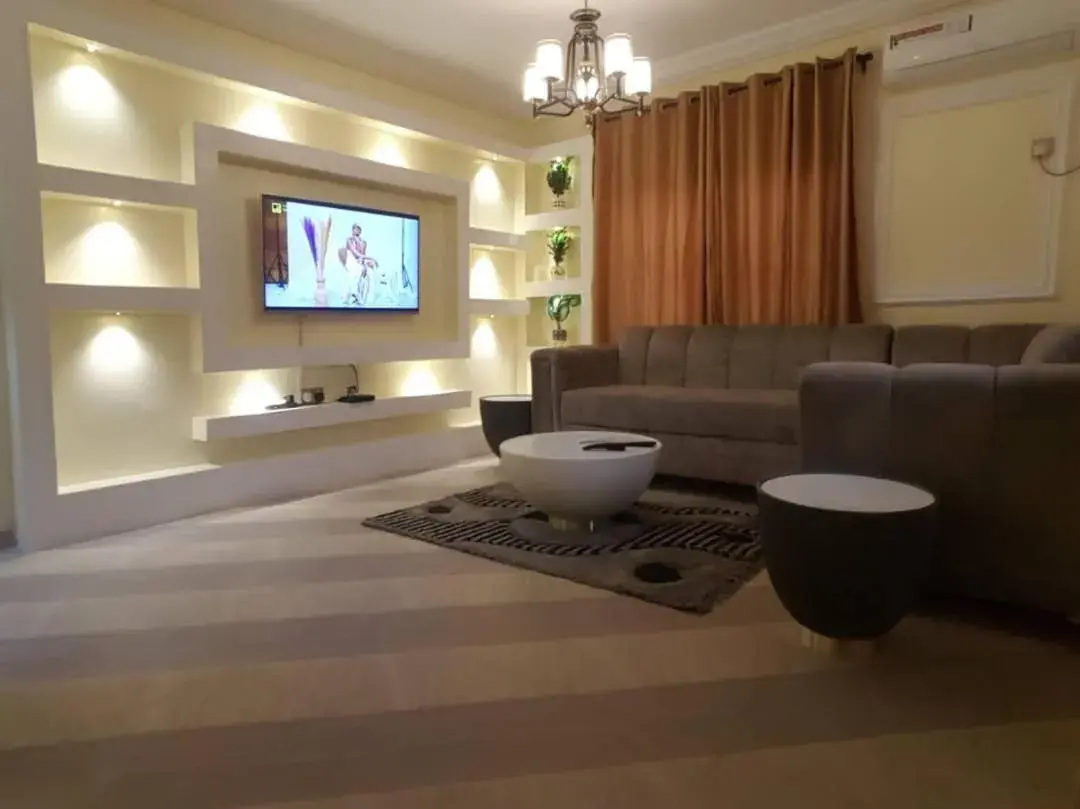 Three-Bedroom Apartment - single occupancy in 3JD Lavishly Furnished 3-Bed Genius Three-Bedroom Apartment - single occupancy in 3JD Lavishly Furnished 3-Bed Genius