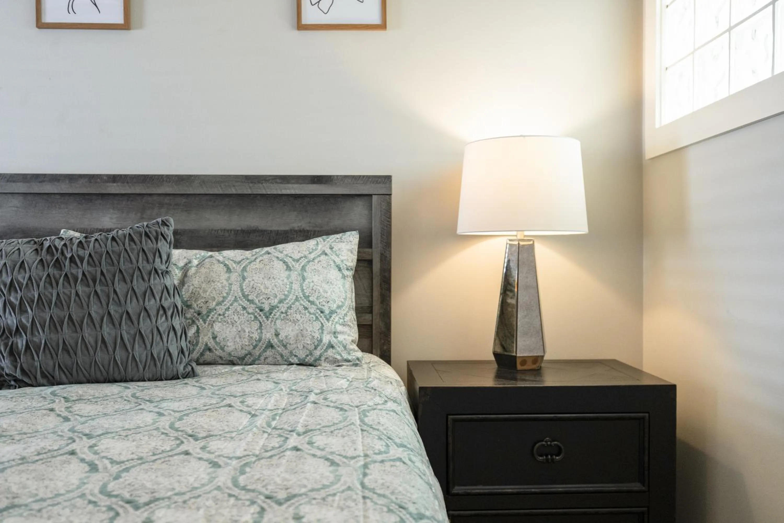 Bed in Stunning West end Condo - close to everything Nashville has to offer!