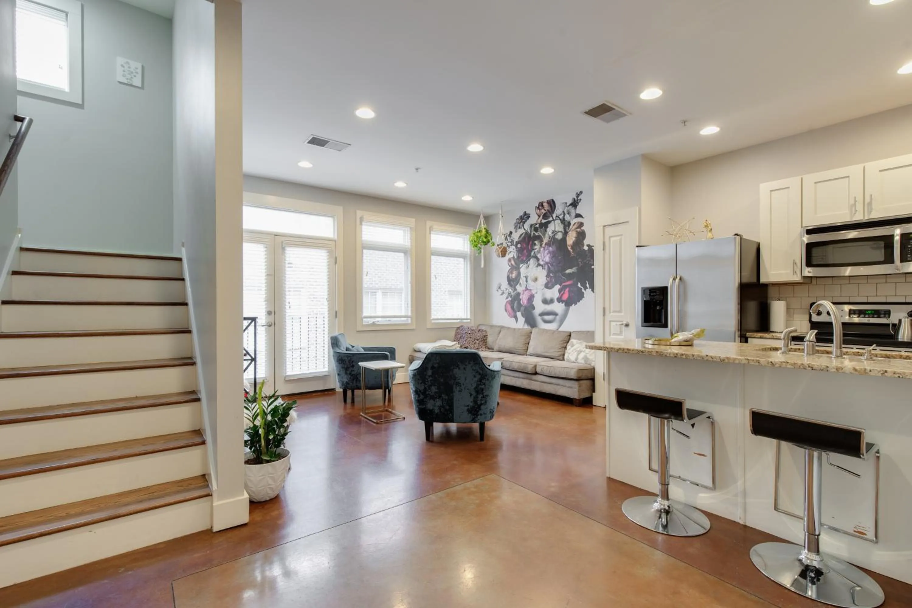 Kitchen or kitchenette in Stunning West end Condo - close to everything Nashville has to offer!