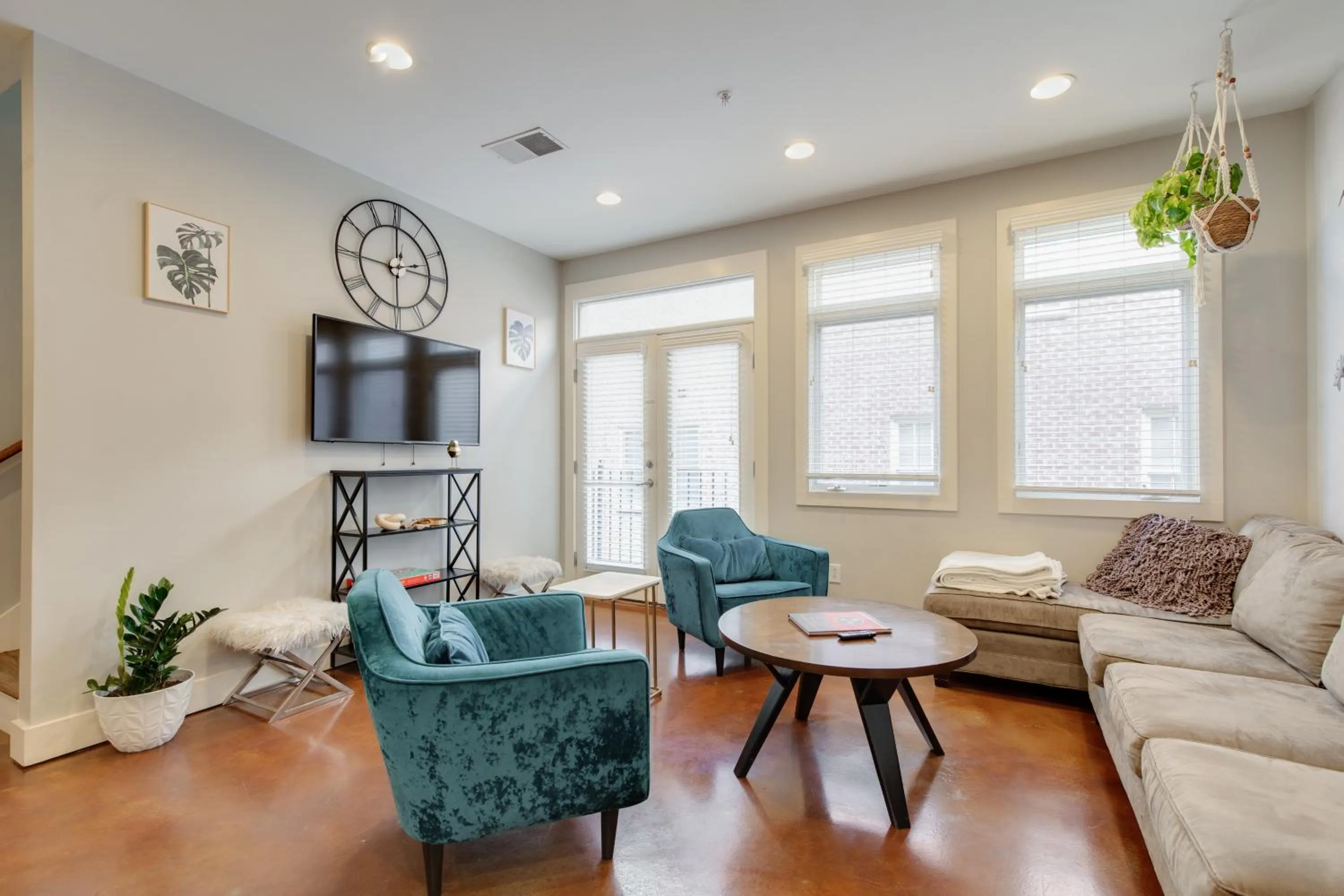 TV and multimedia in Stunning West end Condo - close to everything Nashville has to offer!